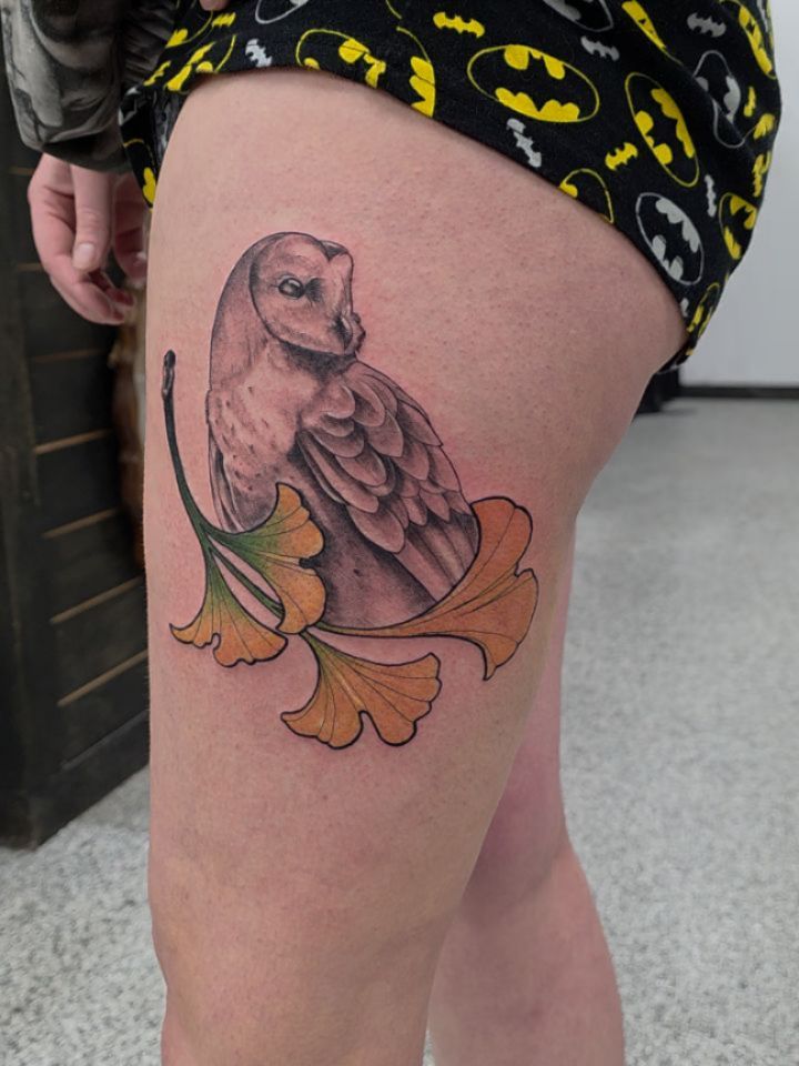 Was gonna wait to post this little pre-drawn, but I was too excited.
Special thank you to Mary for snagging this guy and sitting so well for it. Took about 2 hours total, super stoked with how soft everything came out. Would love to do more stuff like this, hit up my email if you're interested!
As always, thanks for looking 🫡