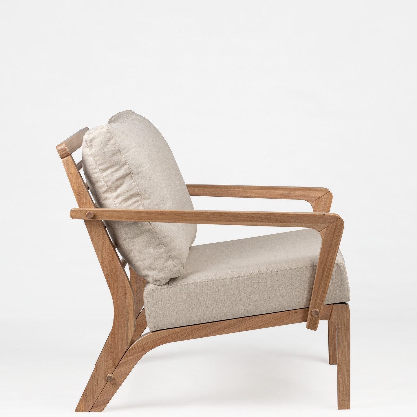 Poltrona Matita
coleção Bossa Nova
design por @ampezzanmaciel.design
em madeira de jequitibá ❤️
De Lavie Decor
#moveisdemadeira #poltronademadeira #mueblesdemadera #woodenfurniture #sillon #design #decor #muebles #moveis #mueblesbrasilenos #brazilianfurniture