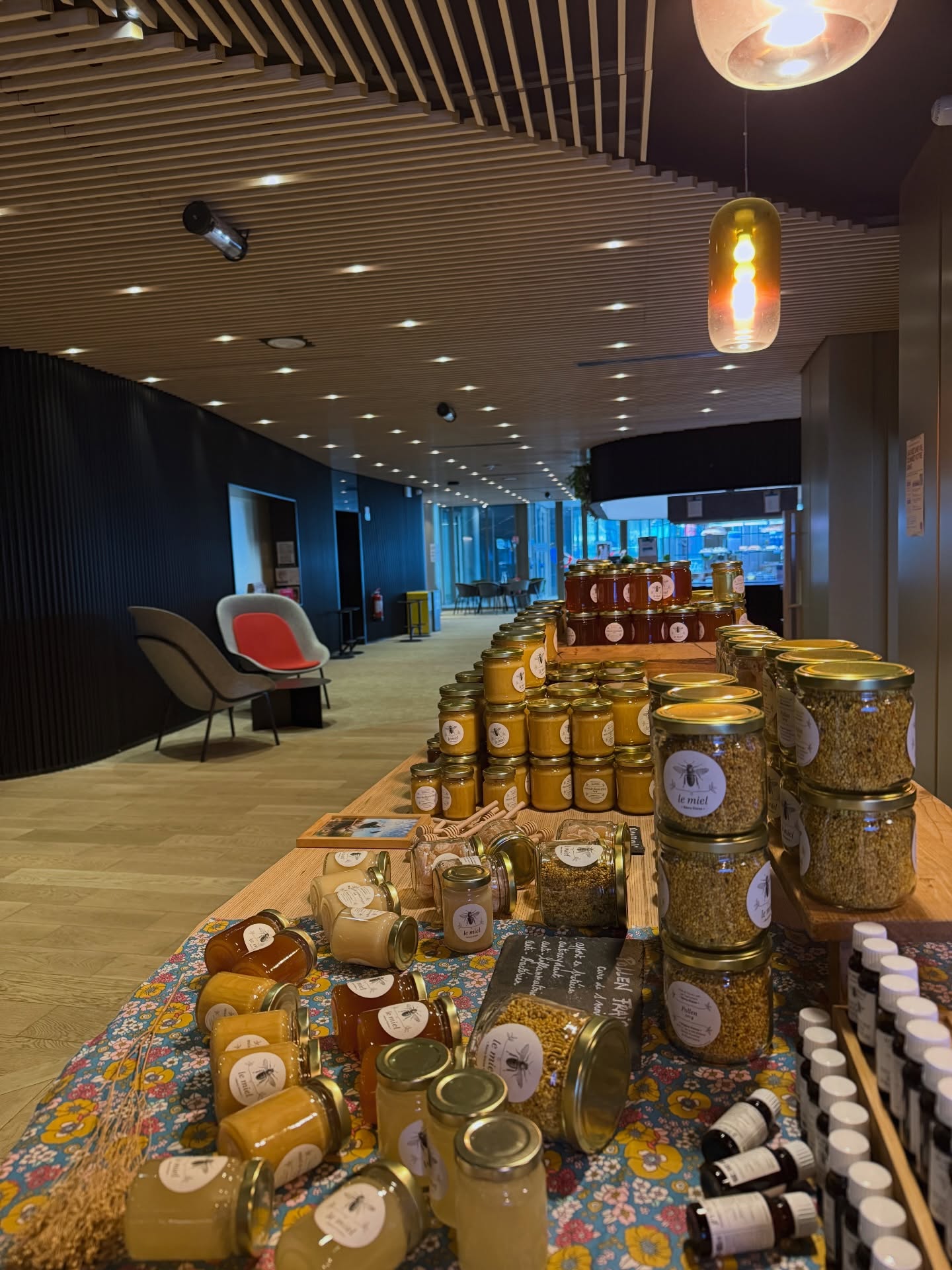 Aujourd’hui c’est vente pendant la pause de midi chez Urban Garden, Lyon 7!
#lemielremyglaise #urbangarden #sodexo #lyon #business