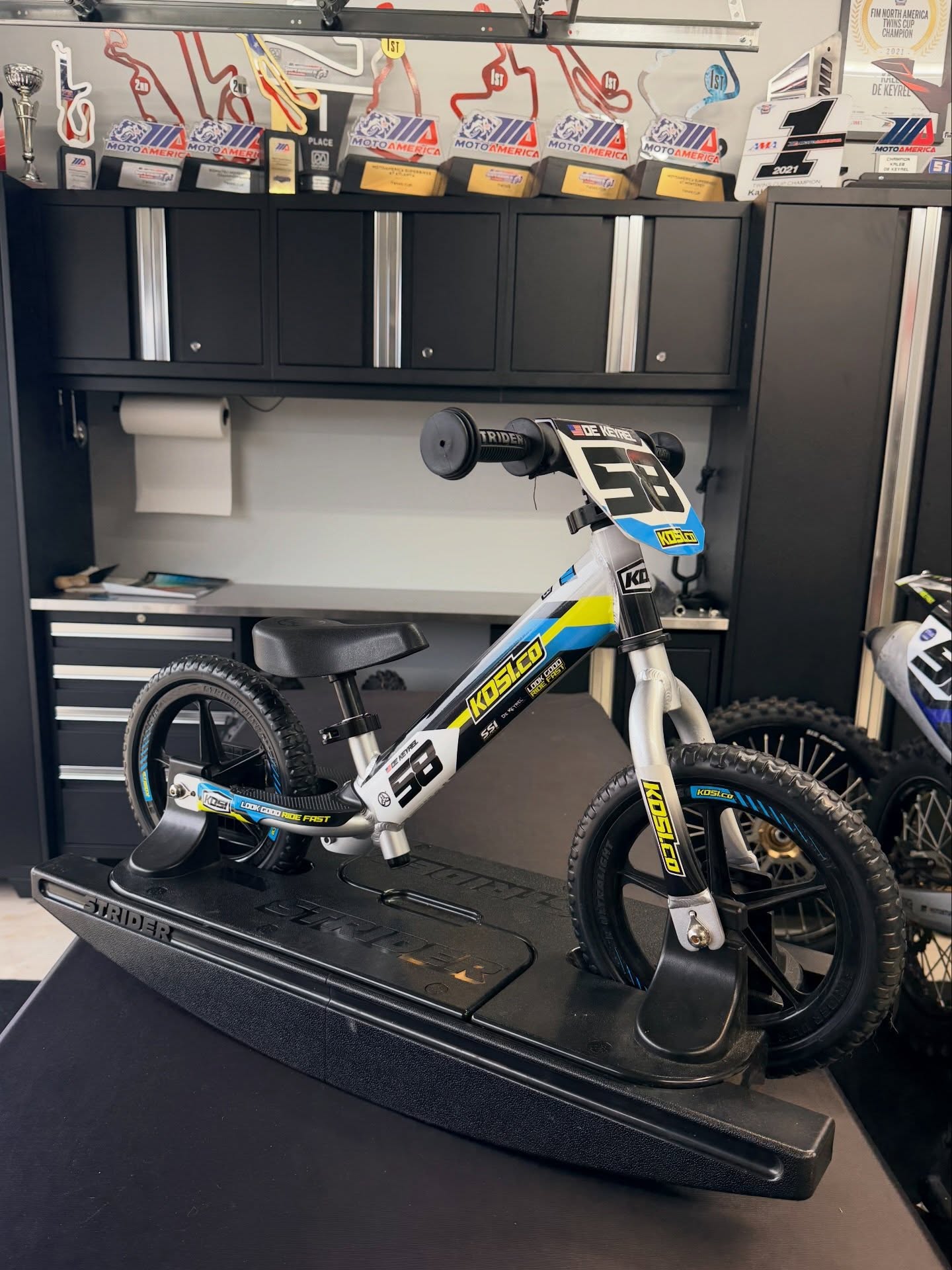 Get your little ripper dialed in with a custom strider graphics kit 🔥