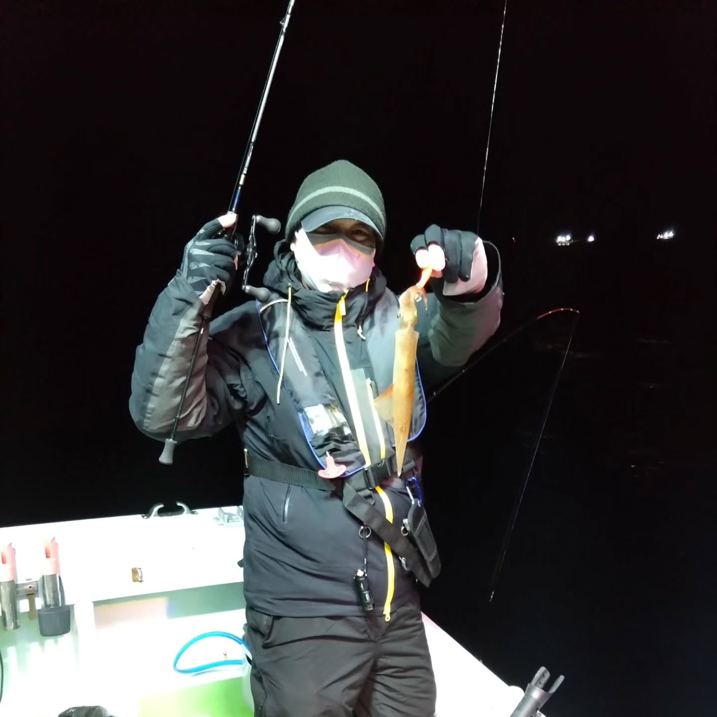 3月8日イカメタル
スタートして1時間ほど全く当たりが無いのでポイント移動しすぐスルメとヤリイカが当たるが続かずそこからポツン...ポツン...続かず
最後まで厳しい状況でした
イカチャレンジは1日の10杯です
フィッシングユー10000円
イシグロ10000円
20000円分の商品券プレゼント
是非チャレンジして下さい
インスタグラム、ハッシュタグよろしく