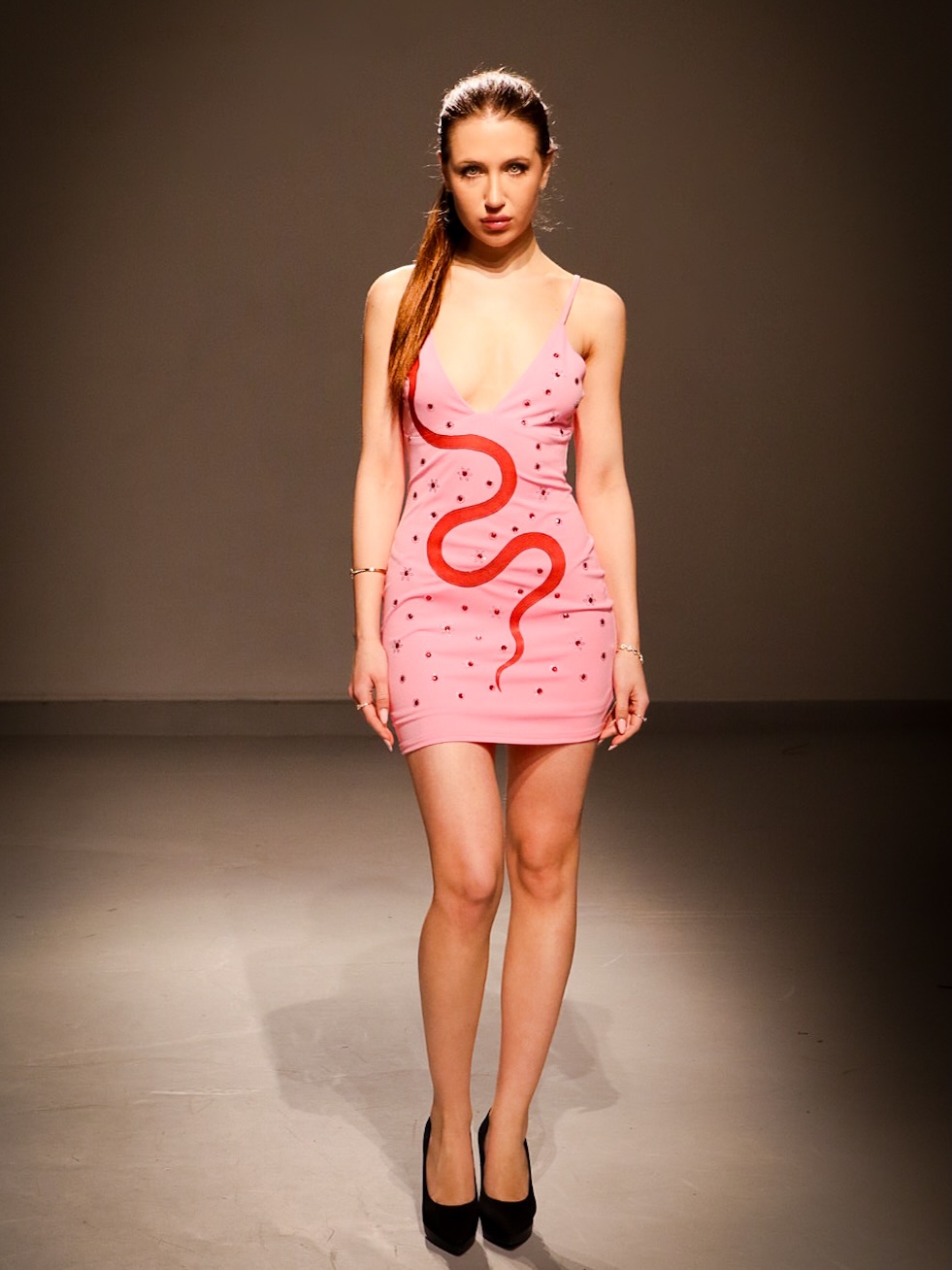 Second model, same energy.
Show: @lanoffashion
Designer: @dirani.ny
Thanks again to @figtreepublic
Model: @slavaclaire