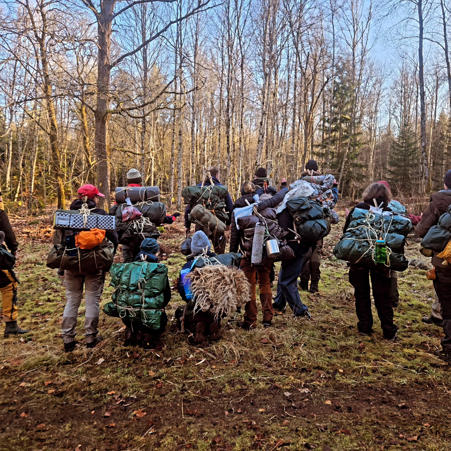 Primitive bushcraft trip in beautiful Sweden with the Bushcraft students from #skovskolen @skovskolen_ku
#Bushcraft #overlevelse #sweden #keepitsimple