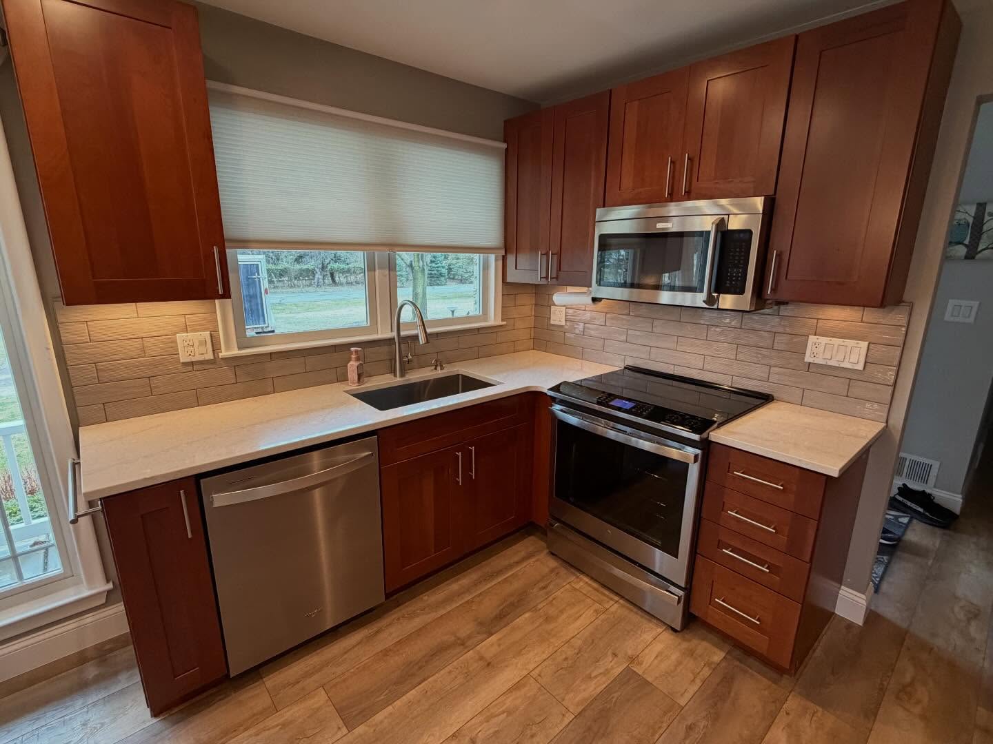 We just wrapped up this backsplash today for a great couple! Get yours today by visiting us online at kimbletile.com we are filling up fast for this summer!
#backsplash #tile #subwaytile #geneseeceramictile #kimbletile