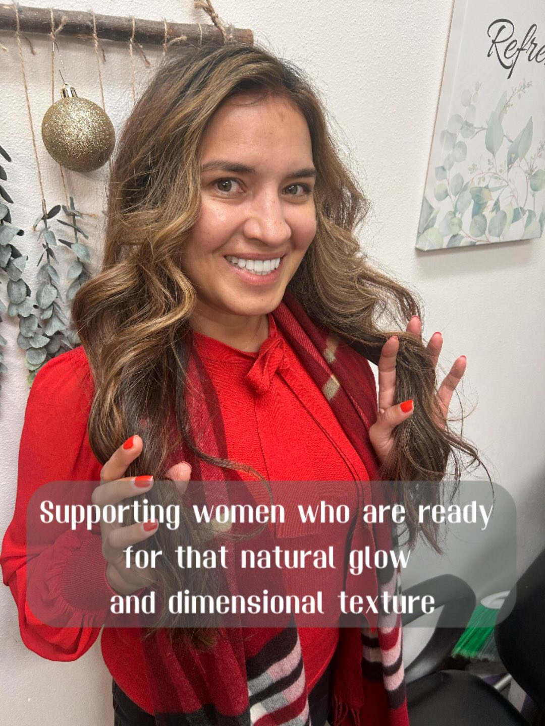 Lived-in color is all about enhancing your natural tones with depth, dimension, and a longevity look.
Perfect for busy women like you who want to look polished without the 4-week touch-up schedule