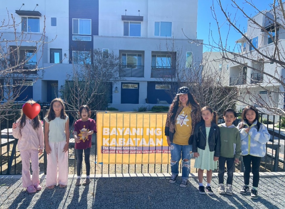 Welcome to our new 5th Generation students and our returning BNK families for the Spring Hybrid Program! We had a wonderful time learning together in our outdoor classroom at Delano Manongs Park San Jose, a beautiful Filipino American park built for our community in the South Bay.
Today our students explored the Philippines, learned about our flag, and discovered that the country is made up of 7,641 islands! We also practiced speaking Filipino, with some students learning the language for the very first time. We’re so proud of our young learners and excited for the weeks ahead. 💜
#bnkfilamschoolsj #filipinoamericanyouth #bnk5thgen #youthpower #filipinostudies