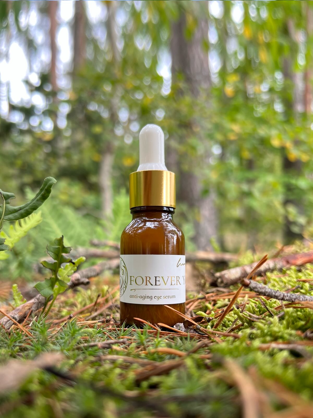 The eye area is the most delicate skin on the face — thinner, more fragile, and often the first place where fatigue, puffiness, and fine lines appear.
Yet many people still use regular face creams under their eyes.
The truth is, most creams are too heavy for this delicate area, which can lead to puffiness, congestion, and makeup settling into fine lines.
That’s exactly why I created our Forever Young Eye Serum.
A lightweight, silky formula designed not only to visibly improve the look of puffiness and dark circles, but also to create the perfect canvas for makeup.
The serum melts beautifully into the skin, helping concealer and foundation glide on seamlessly — without creasing or settling into lines.
It leaves the under-eye area smooth, hydrated, and softly dewy all day, giving the eyes a naturally fresh and luminous look.
Powered by carefully selected active ingredients that support brightness, firmness, and youthful skin, it transforms the under-eye ritual into a moment of true care.
Because beautiful makeup always begins with exceptional skincare.
✨ Forever Young Eye Serum
Urban Witches. #EyeSerum
#UnderEyeCare
#DarkCircleTreatment
#PuffyEyesSolution
#YouthfulEyes ✨