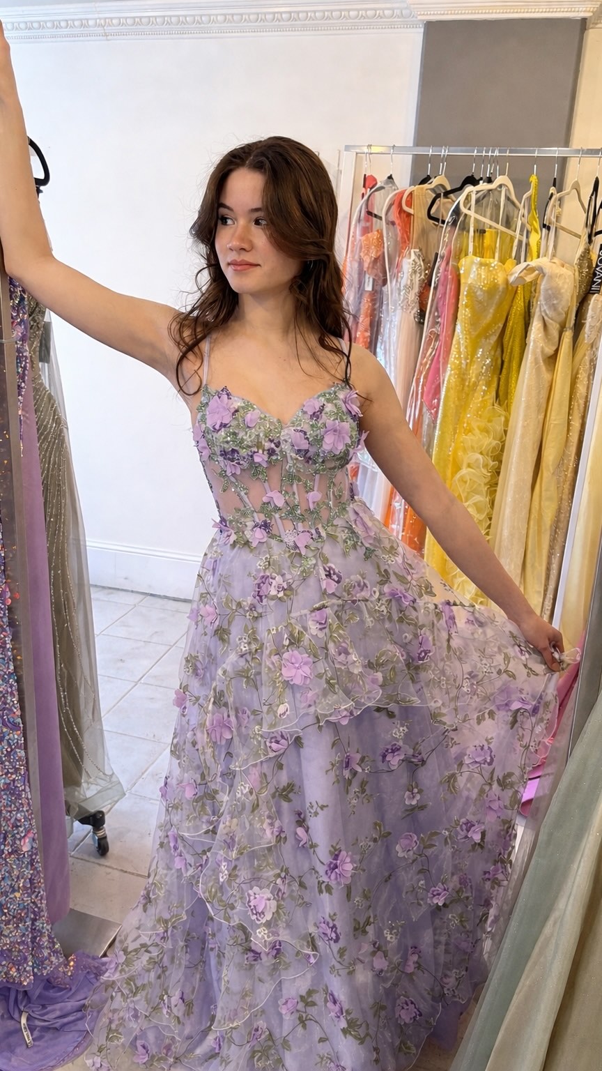 The dress everyone at prom will remember ✨🌸
•
Prom 2026 trends just dropped 💕✨
•
Save this for Prom Dress Shopping 💕 tag your bestie 👯♀️
•
Shop PROM 2026 at AK’s Largest Gown Retailer • FOURTH AVE. BOUTIQUE
👗HUNDREDS of gowns
✨Sizes 00-26 (XXS-7XL)
📦 Fast Shipping
💳 Flex Pay
🛍️ One-Stop-Shop
promdress #prom2026 #prominspo #promdressinspo #princessvibes #floraldress