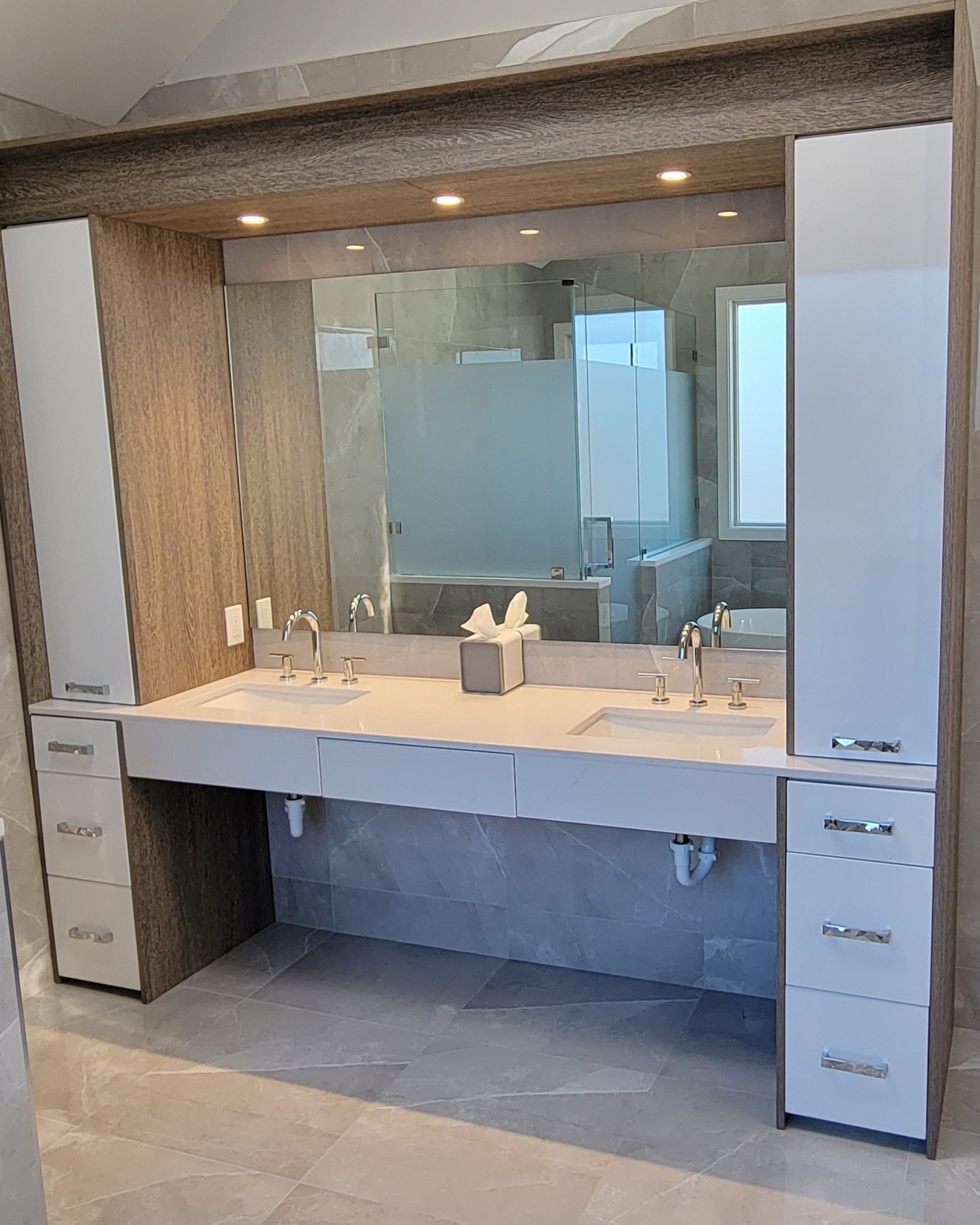 #custom #doublevanity
yes, that piece of stone in the middle opens as drawer!
#customvanity #bathroomdesign #vanity #cabinetry #customcabinets