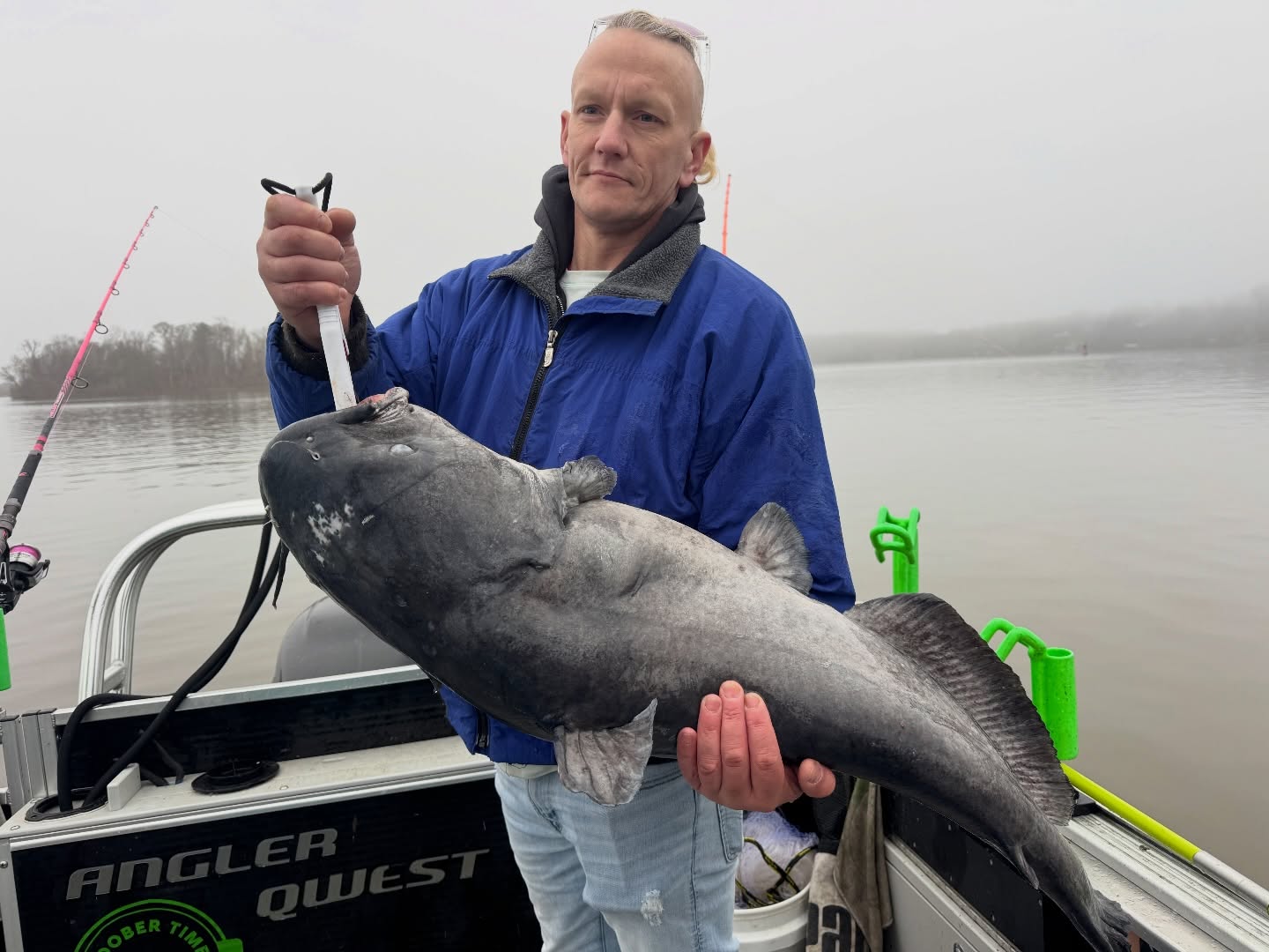 Huge shoutout to this morning’s crew for toughing out the cold! The river rewarded the hustle with some solid Blue Catfish, including this massive 38 lb trophy. 🏆
Nothing beats that early morning bite. Who’s ready to get on the water next?
#Catfishing #BlueCatfish #TrophyFish #RiverLife #WinterFishing