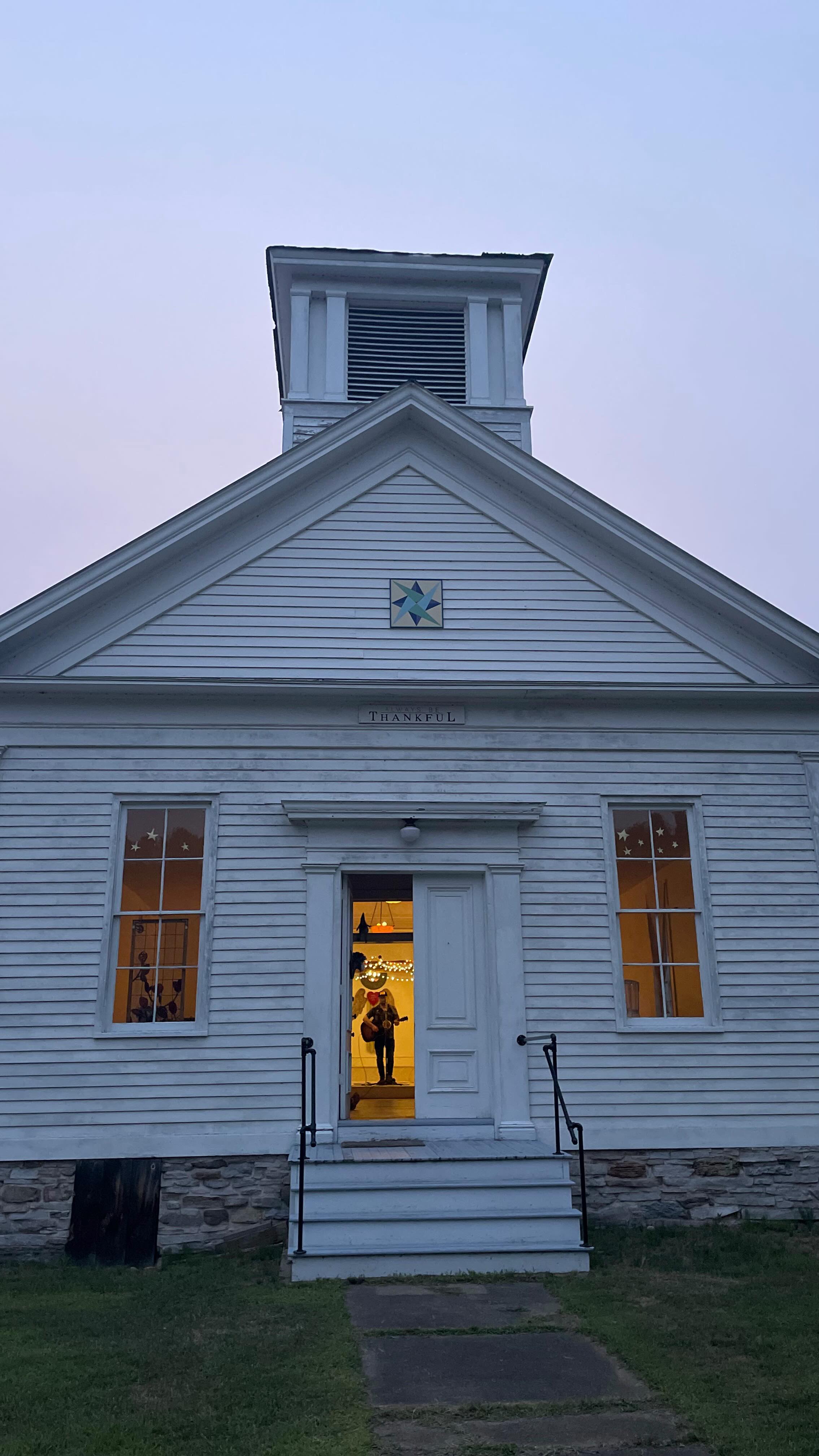 When I started writing this song with Sierra Noble we always hoped it’d get to sing-along status. Thank you Wells NY!!
#singersongwriter #songwriter #altfolk #americana #livemusic