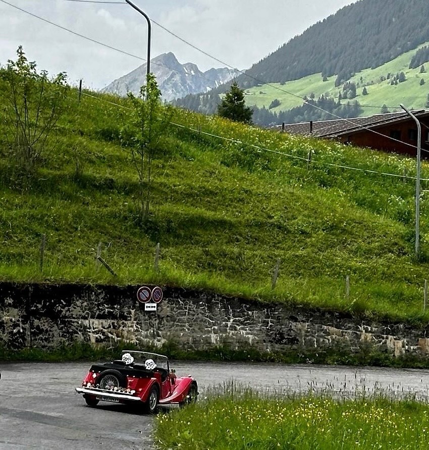 🏁🐆🐆🐆🐆🐆🐆🐆🐆🐆🐆🐆🐆🐆🐆
“👏🏾🐆 Retour sur le Rallye des Panthères🇨🇭de cet été : Des moments de solidarité, de force et de rires ! Un grand merci à chacun(e) pour votre soutien et votre énergie pour cette cause qui nous tient à cœur 💓 En avant pour de nouvelles aventures où chacun avance en sécurité et en force 💪🏾🤩
#RallyeDesPanthères #Solidarité #Empowerment #ForceEnsemble