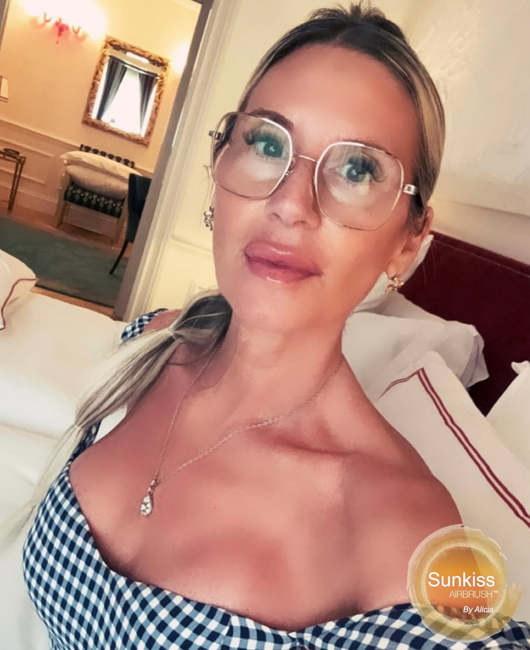 Traveling with a tan just hits different. ✈️🤎
Our beautiful Nancy wearing our Chocolate Brown Rapid Tan, perfectly chosen for her blonde hair and undertones.
Chef’s kiss. Perfection.
✔️ Face and body contoured
✔️ Seamless color to suit your complexion
✔️ Photo results that last for life
This is what happens when a tan is custom-matched to your skin.
Pro Tip:
When traveling abroad, it’s important to book your airbrush™ tan appointment at least 2 days before your flight.
Why? Because your tan needs time to settle into the skin, and you must be able to complete your first rinse properly.
Getting on a plane too soon after your airbrush™ tan can lead to unwanted results. The solution needs time to develop, marinate, and reveal the final color.
Plan ahead. Glow better.
✨ Ready for your travel glow? Book your airbrush™ tan online.
#Tanning #Beauty #Bronzed #Tanned #SelfTan #Summer #SprayTan #SunlessTan #SprayTanner #SunlessTanning #Model #Bikini #Vegan #Sunless #Skincare #Waxing #Wedding #Engagement #Woodbury #Woodbury11797 #WeddingSeason #Love #BridalShower #Bride #SunkissAirbrushByAlicia