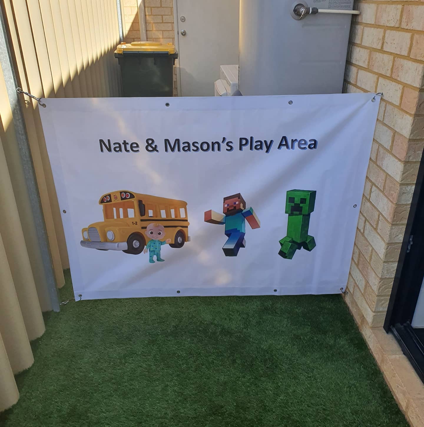 A vinyl banner for any occasion!
Any size, we can customise to your needs. Great quality for outdoor conditions.
Get in touch to fill a space.