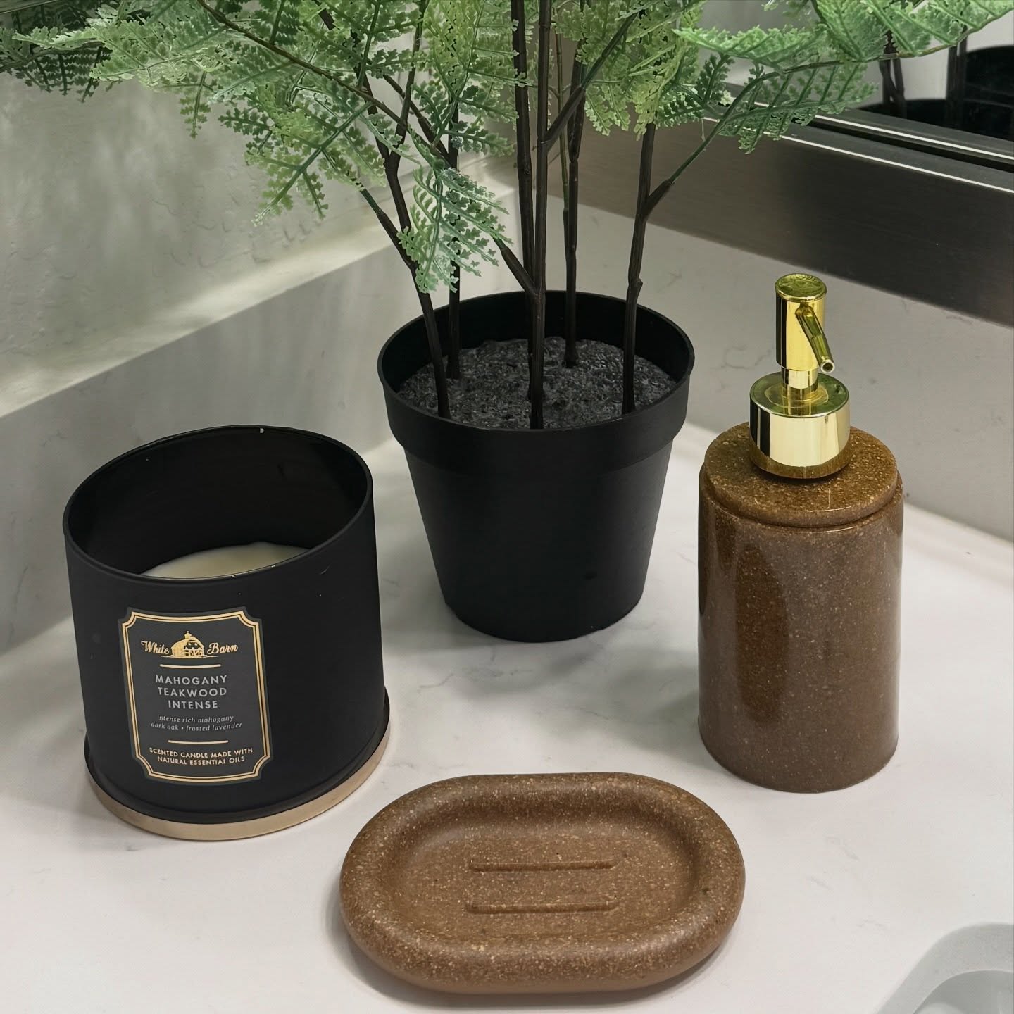 Sand.
Objects designed for everyday rituals.
Part of our limited March-April collection.