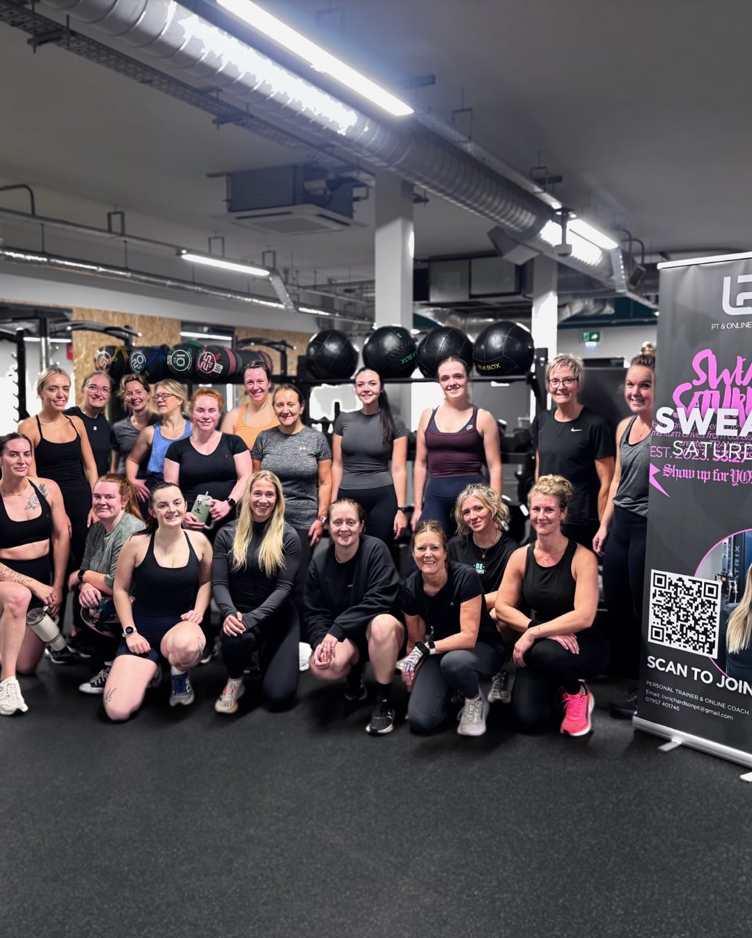 HAPPY INTERNATIONAL WOMENS DAY
QUEENS š
Spending the last 2 days on the road with @macclesfieldhc Ladies 1s (#5) seems fitting because our non-negotiable is to champion each other through n through
Letting someone know theyāve done a good job
Compliments
Make others feel like they have achieved what they have worked so hard to earn
I love my team of women around me, in the gym, friends, family, team mates
Fill your lives with people you admire, and see inspiration from - AND TELL THEM about this
& fill your lives with people who cheer you on the same way
ALOT of women who I havenāt got any recent photos of in my phone storage, and itās being a pain and not letting me load it tonight - you know who you are š but Blessed doesnāt even cut it š