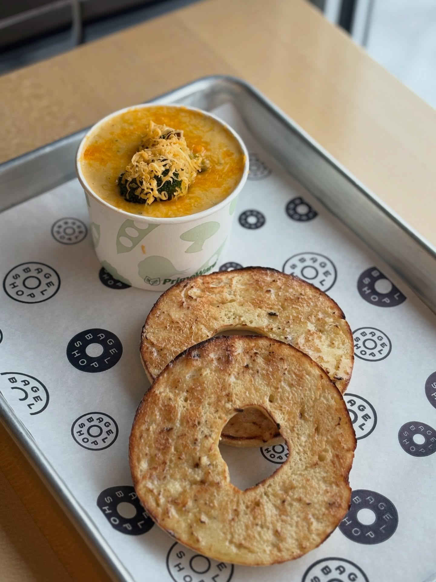 🚨 IT’S BACK 🚨
Roasted Broccoli Cheddar is BACK 🥦🧀🔥
The cozy, creamy, cheesy soup you’ve been waiting for is back in the pot and ready to warm you up.
Grab a bowl, grab a bagel, and come hang.
📍 258 Ave B South
⏰ Open 8AM–3PM
#RoastedBroccoliCheddar #SoupIsBack #YXEats #SaskatoonEats #YXEBagelShop