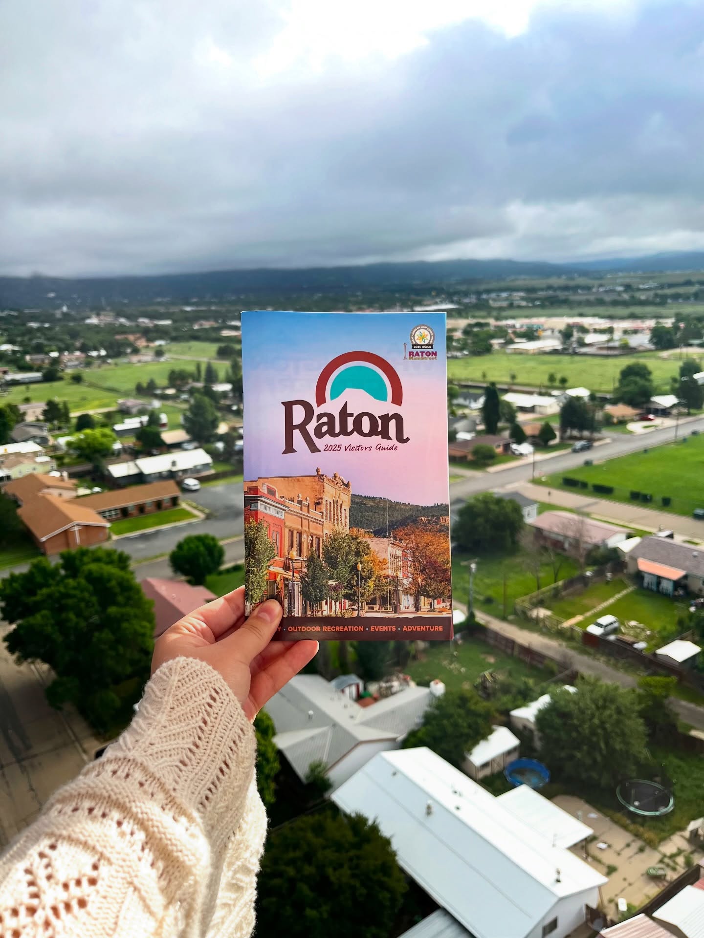 🚨 Last call 🚨
There’s 1️⃣ week left to purchase your ad in the Raton Visitors Guide. Get your business in front of travelers discovering Raton. Contact us get your ad in!
📧 soriah@centerci.org
🌐 ExploreRaton.com
#NewMexicoTrue #NewMexico #RatonNM #ExploreRaton #RatonNewMexico