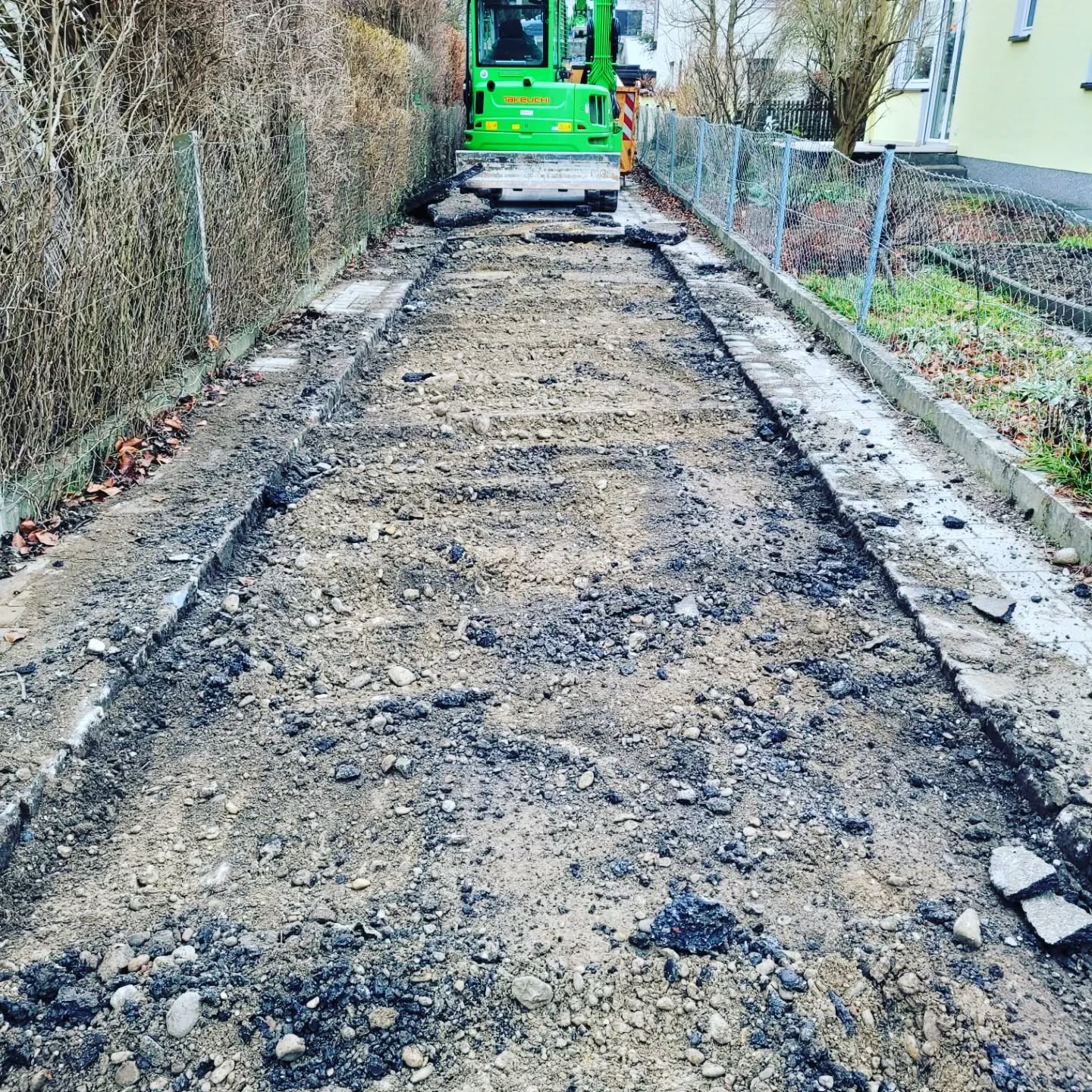 Endlich geht es wieder los 🎉😁💪
Wir freuen uns auf die erste Baustelle des Jahres 🏗🧱🪨
#galabau #gartenbau #gartengestaltung #wirliebengrün #packmas #neuebaustelle #neuesjahr