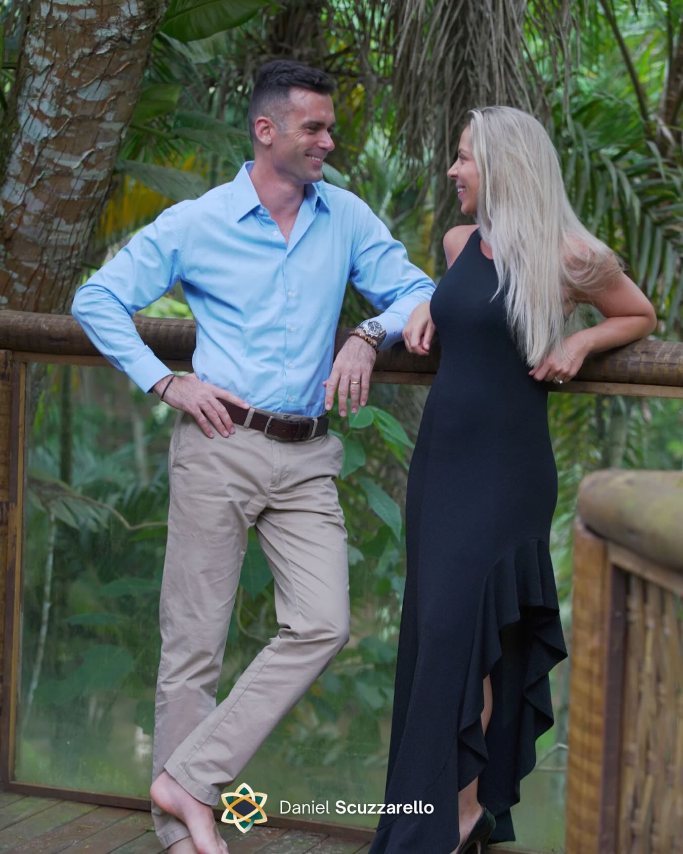 Conviver de perto com mulheres fortes muda a forma como a gente enxerga o mundo. Tenho a sorte de dividir a vida com a @dramarinascuzzarello , que me inspira diariamente com sua sensibilidade, inteligência e forma de olhar para as coisas.
E essa admiração também se estende à minha mãe, à minha irmã e a tantas colegas de trabalho que fazem parte do meu caminho. Mulheres que cuidam, constroem, lideram, acolhem e transformam os ambientes onde estão.
Nesta semana em que se celebrou o Dia das Mulheres, fica também o meu reconhecimento e admiração. Que nunca falte respeito, reconhecimento e espaço para que cada mulher possa ser quem é.