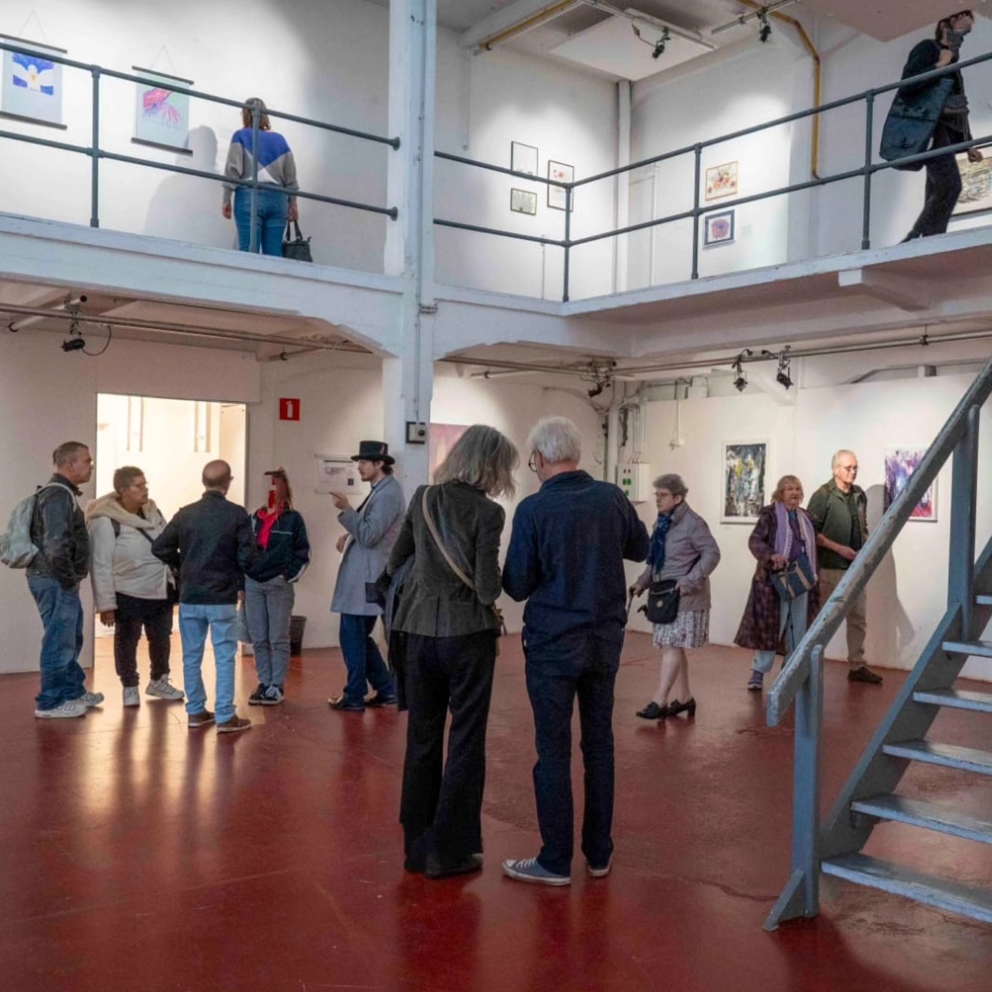 And more beautifull pictures by @annascho__ for our exhibition Droomvlucht during the @in.out.sider_festival at @lavallee_bxl.
Looking back at a weekend full of experimental music, radio by @labellebrute, and the collective artistic work from our members and artist, we are still GLOWING.
Droomvlucht 4-6/10/24
#inoutsider #artforall #nodiscrimination