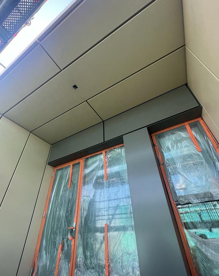 Great progress being made at Signal Park, Tolworth, for Lovell Homes.
Sotech optima fc and Sotech TFC rainscreen panels with an interpon D2525 Y4315 stone effect PPC shown here with our expertly installed cladding.
#AMR #Sotech #Lovell #Cladding #Rainscreen #Dormer #DormerSurround #MetalWork #Project #SignalPark #Substrate #VMZinc #Zinc #Aluminum #StandingSeam #Roofing #MetalRoofing #HSE #Copper #Steelwork