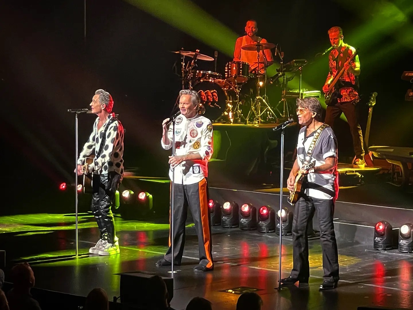 Vi är stolta över att ha fått göra ljuddesignen för GES på Cirkus som hade premiär i veckan! PA består av
22 MLA
2 MLD
7 MLAc
8 MLX
6 CDDLive 8 (delay)
4 CDDLive 8 (FF)
4 CDDLive 12
3 SX218
2 iK42
#wssab @ges.se @krall_entertainment @sonicgroupsweden #martinaudio @martinaudio