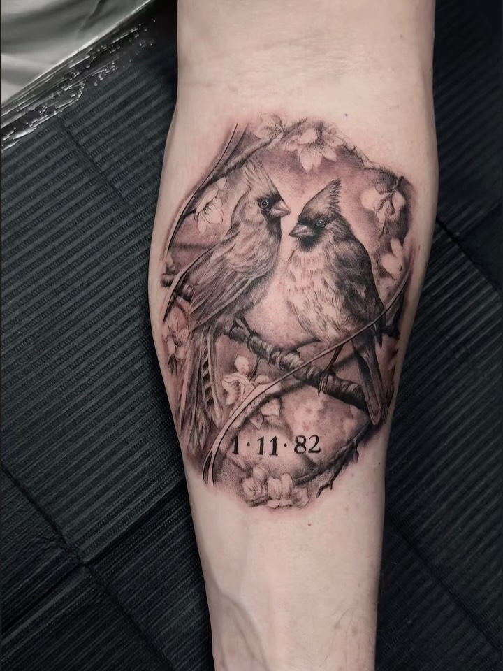 Just some love birds for the bird lovers! First session down let’s gooooo!
#dallastattooartist #thehendersoncollective #birdtattoos #trusttheprocess