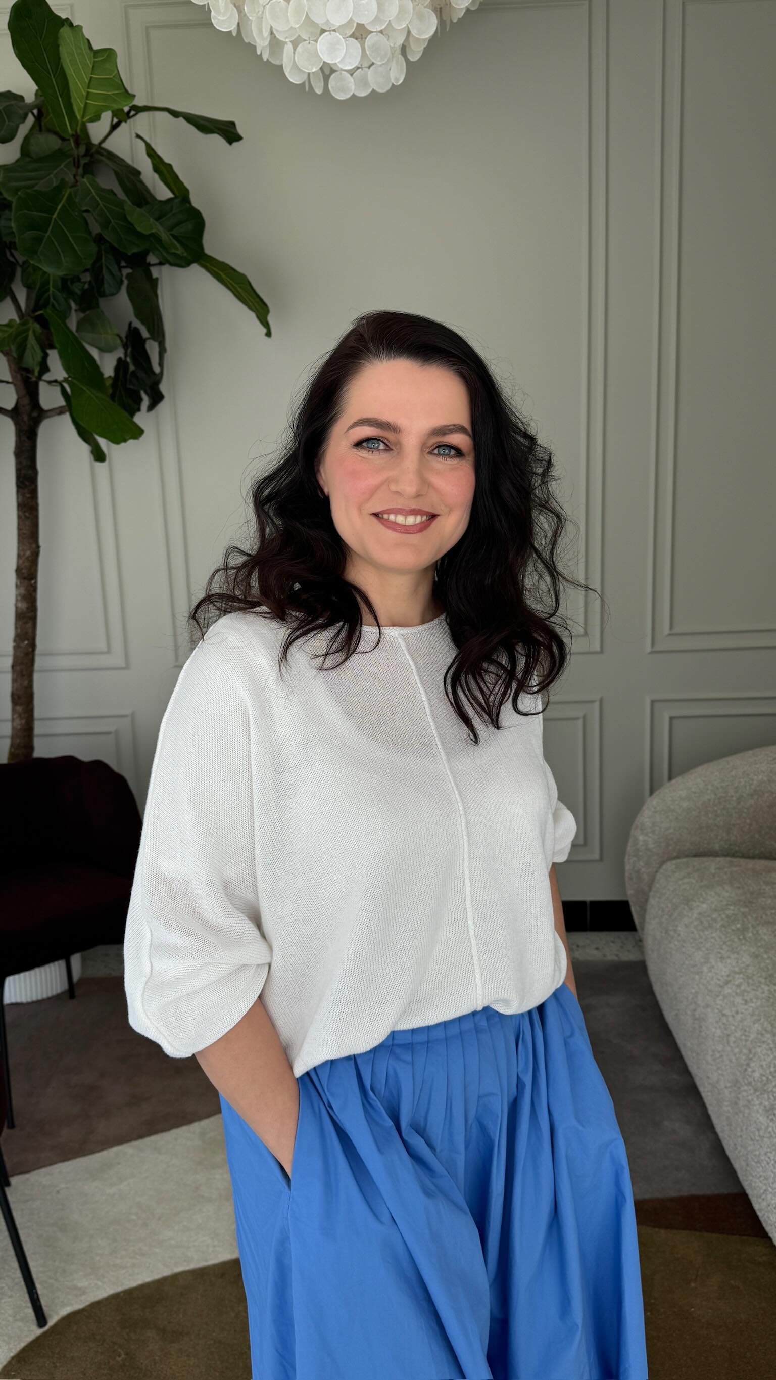 My favourite clients? The ageless ones😅
#liftingmakeup #makeupartistbrussels #momofthebride #makeupstudio #muabelgium