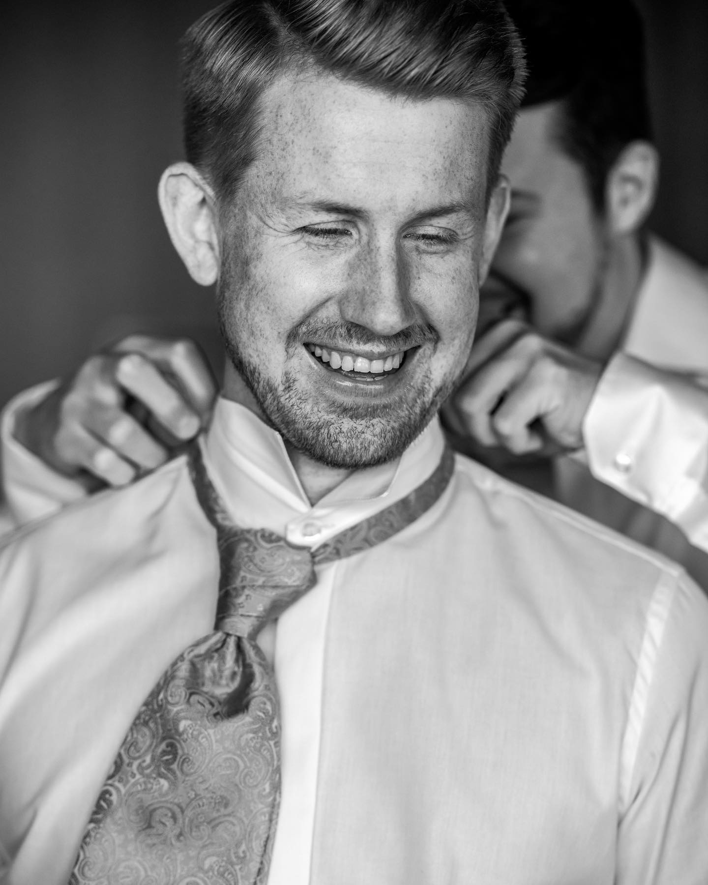 Getting ready mit Jessica & Timo www.Lichtgestalt-schreer.de #Hochzeitsfotograf #wedding #hochzeitsfotografie #weddingphotographer #weddingphotography #Hochzeit #Hochzeitsportraits #hochzeitsshooting #hochzeitmelle #weddingdress #Osnabrück #Hochzeitstag #Reportage #hochzeitosnabrück #bestwedding #Braut ##loveandwildhearts #belovedstories #belovedweddingstories #heyheyhellomay #realwedding #elopementlove #weddingday