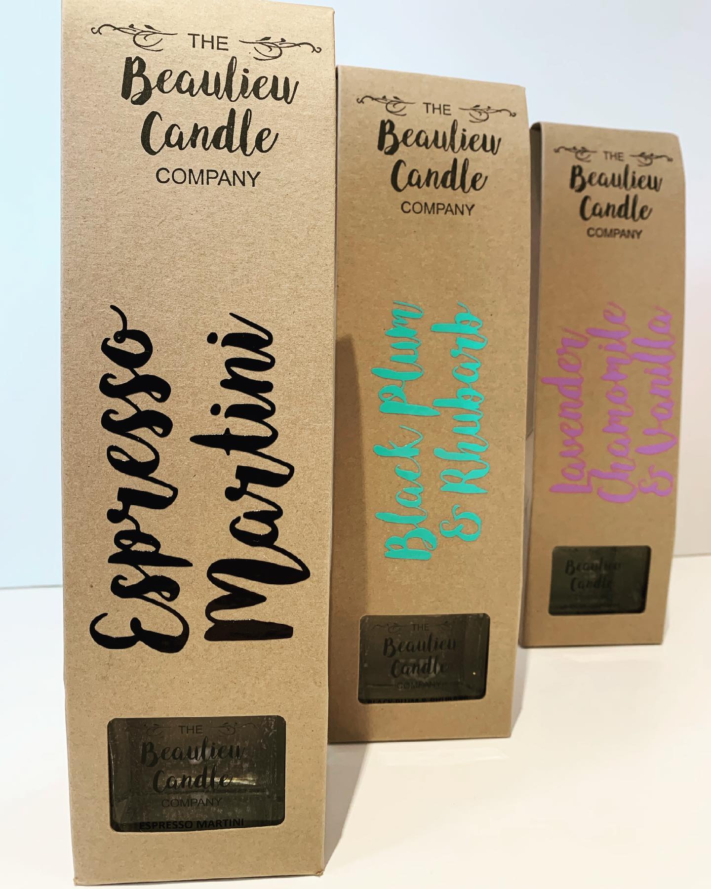 π NEW IN π
We may have been quiet for the last few weeks...But behind the scenes we have been working hard, ready for the launch of our brand new range of reed diffusers π₯³
You can enjoy all of the same vegan friendly fragrances youβll find in our candles and wax melts, with all materials and packaging recyclable or reusable
Head over to the website to see the full range (link in bio)