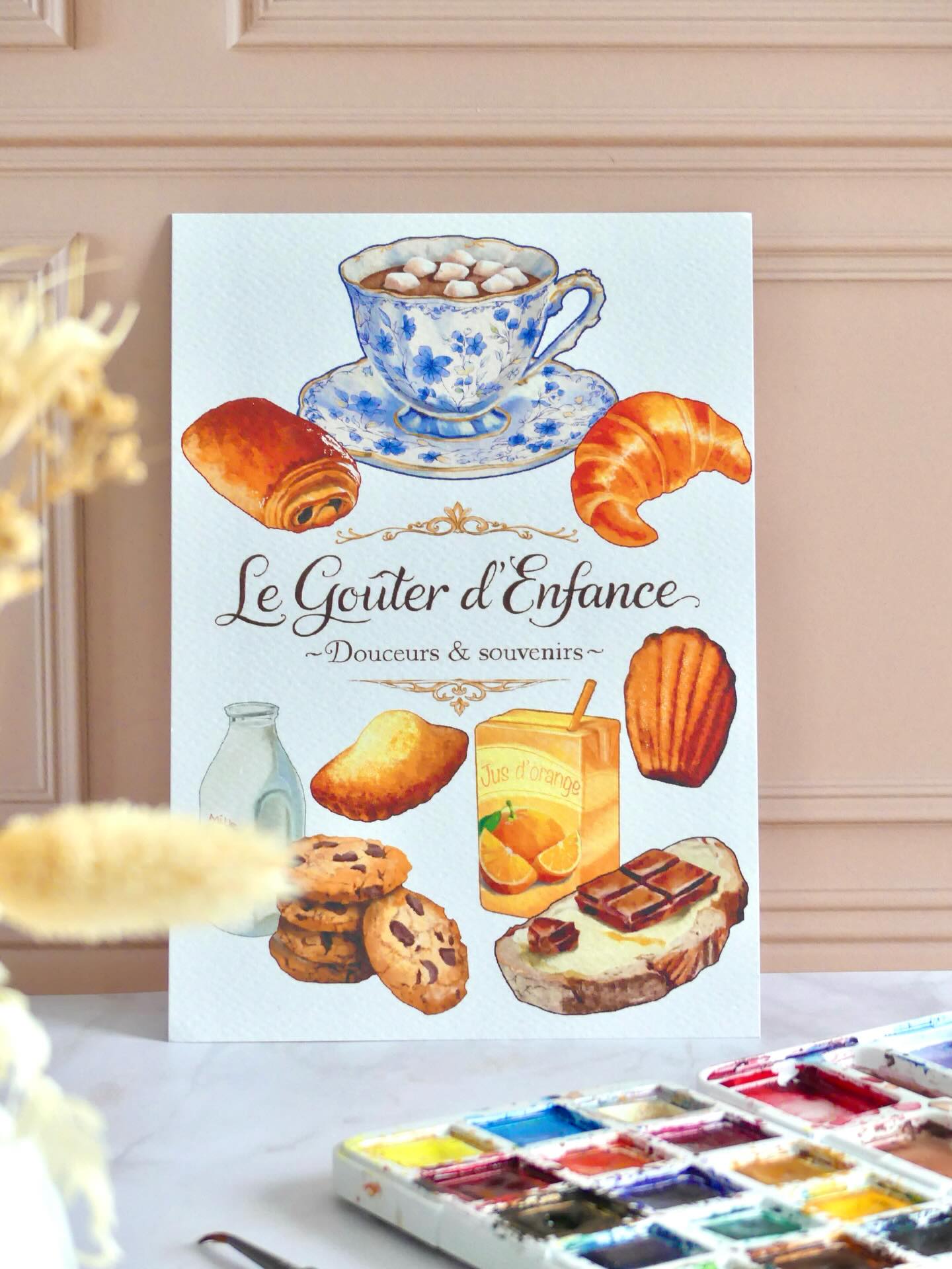 Je suis très heureuse de vous annoncer l’ouverture de ma boutique en ligne et le lancement de ma toute première collection : « Le goûter d’enfance » 🍪 Le lien de la boutique est en Bio ✨
Une collection née de mes souvenirs les plus doux : ces goûters simples mais merveilleux, les mains pleines de miettes, l’odeur des gâteaux encore tièdes, les moments partagés autour d’une pâtisserie qui réconforte.
Pour commencer cette aventure, j’ai imaginé des stickers et une première affiche illustrée, inspirés de ces petites douceurs qui nous accompagnent depuis l’enfance.
Et ce n’est que le début… D’autres affiches viendront bientôt compléter la boutique ✨
Livraison gratuite dans toute la France 🥰
Merci d’être là, de suivre mon travail et de faire vivre avec moi ces souvenirs sucrés.
~
#pâtisserie #illustration #papetrie #pastry #sticker
