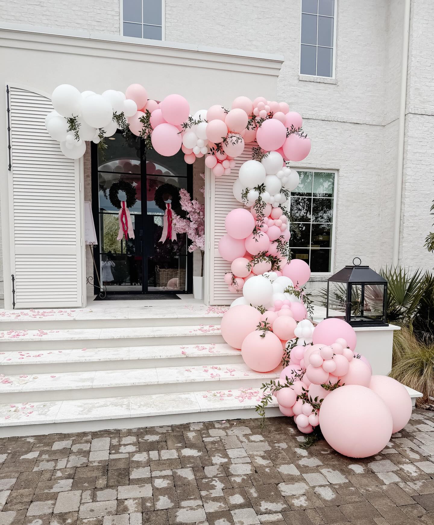 So sweet & so pink! Baby shower for a beautiful future mommy this past weekend ππ·π₯°
@southerngirlballoons - backdrop & balloons
@mariabelleart - painted banner
@kandid.with.katie- πΈ photographer