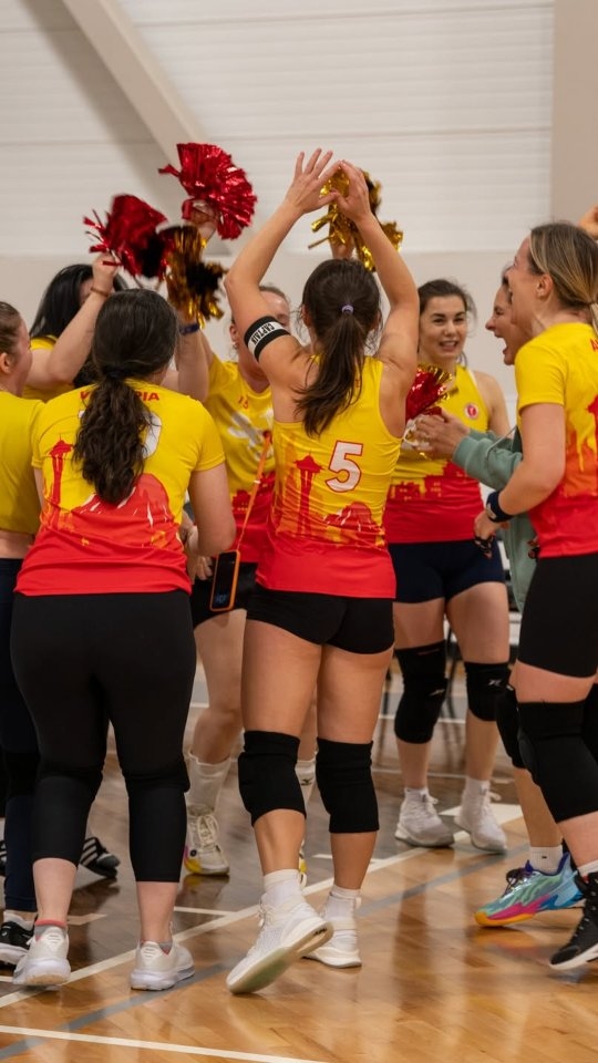 Norman, Oklahoma 2026 😍🤩🏐
Bronze in the 10th Annual Catchball Tournament 🏅Beyond proud of our amazing team!
Go Spike Girls!
@seattle_catchball
#teamwork
#spikegirls