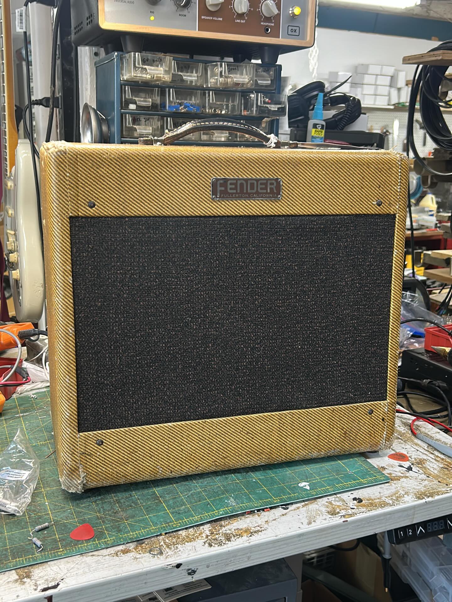Deluxe 5C3. This 5y3 rectifier is not really a 5y3! It doesn’t look like one and has very little voltage drop so the high voltage was 30v higher than a 5y3. The amp did not sound right and the output tubes failed prematurely. (Russian 6v6 equivalents)