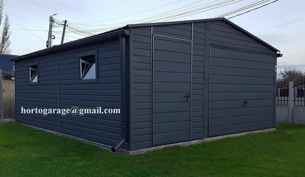 😃🙋♂️Wir präsentieren Ihnen unsere moderne Garage, die Ästhetik, Funktionalität und solide Verarbeitung vereint.
🎨Die Garage ist in Graphitgrau gehalten, was ihr ein modernes Aussehen verleiht und sich perfekt in die Umgebung einfügt.
🚪🧱🔩Die Konstruktion besteht aus verzinktem Stahl, was ihr Langlebigkeit und Korrosionsbeständigkeit verleiht.
📏Die Garage ist 📐6 m lang, 📐5 m breit und 📐2,5 m hoch. Sie ist mit einem Tor , einer Tür und zwei Kippfenstern ausgestattet, die für natürlichen Lichteinfall sorgen. Zusätzlich verfügt sie über Dachrinnen und ein Fallrohr, die die Konstruktion vor Regen schützen.
✅✏️Vorteile der Garage:
• robuste, witterungsbeständige Stahlkonstruktion,
• modernes, ästhetisches Design,
• gute Belüftung und Beleuchtung dank der Fenster,
• Anpassung der Abmessungen und Farbe möglich.
🚗🔨🧰Verwendung:
Ideal als Garage für ein Auto, Werkstatt, Geräteschuppen, Abstellraum.
💻📲👨💻 eine ähnliche Garage oder andere Details wünschen, mailen Sie hortogarage@gmail.com, gehen Sie auf den Link in der Bio oder rufen Sie an
📞 +49 177 4242452
📞 +49 152 246 74 361