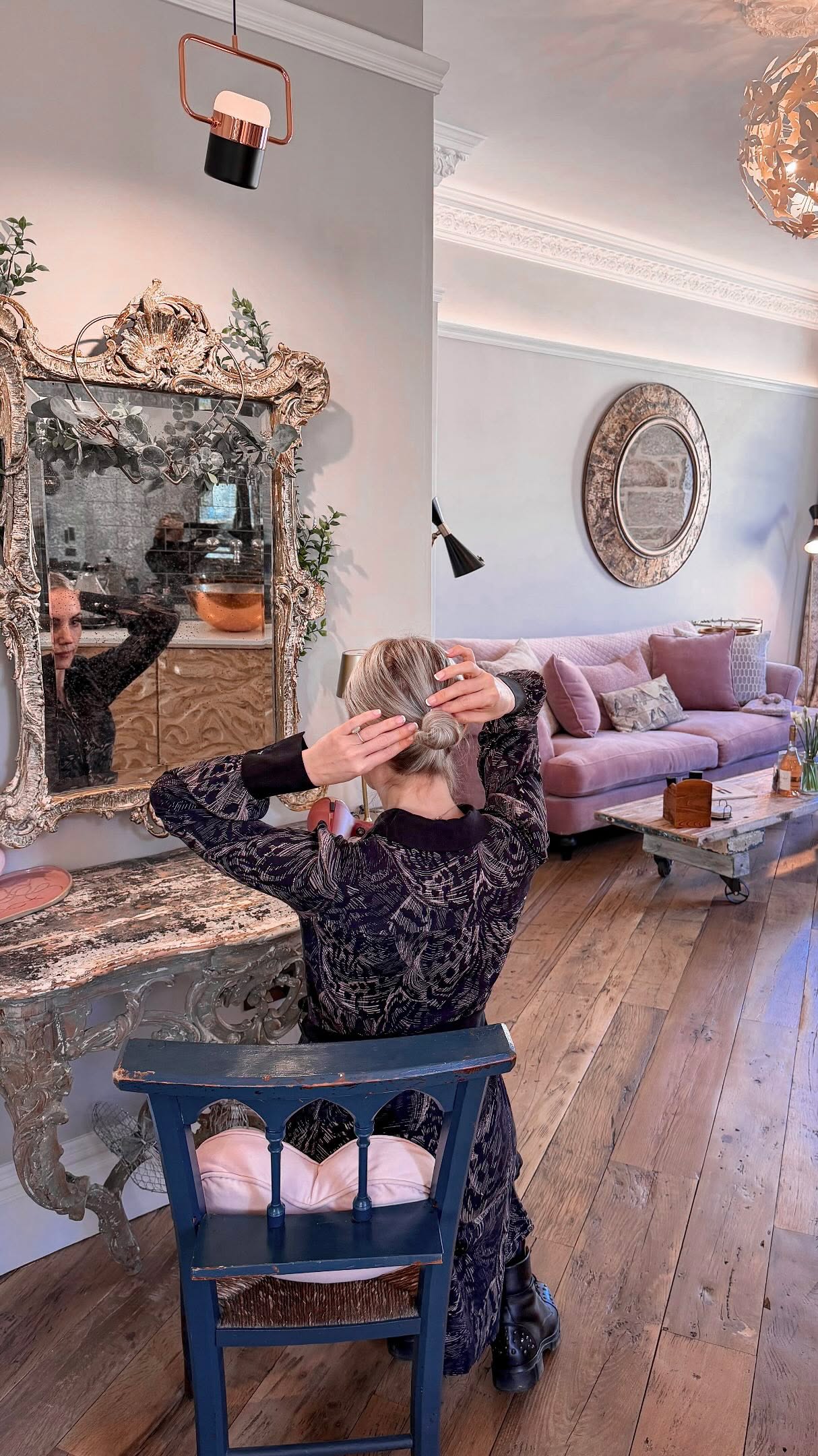 Where to stay, eat and explore in St Ives, Cornwall 📌 Save this for your next coastal trip 🐚🌊
Planning a romantic weekend in St Ives? Host St Ives @hoststives is a beautiful boutique stay set inside a restored Victorian bank building right in the centre of town.
We stayed in the Terrace Suite, a spacious open-plan suite with its own private south-facing terrace — perfect for slow mornings with coffee or a glass of wine in the evening.
Inside, the little luxuries make it special: beautiful linens, robes and slippers, Molton Brown bath products with bath salts, a rainfall shower and deep soaking bath, plus a Nespresso machine for relaxed mornings. On arrival we were welcomed with local chocolates, shortbread and a chilled bottle of Whispering Angel rosé.
The interiors feel calm, elegant and thoughtfully designed, and the location couldn’t be better — Porthminster Beach and the harbour are just a 5-minute walk away, with galleries, boutiques and restaurants right on your doorstep.
✨ A few lovely St Ives recommendations
Restaurants & seafood 🦞
• Porthminster Beach Café – incredible seafood with sea views
• Adora – elegant Mediterranean-inspired dishes
• The Seafood Café – fantastic local fish and shellfish
• The Rum & Crab Shack – lively Caribbean seafood and cocktails
Brunch & cafés ☕
• St Ives Bakery – sourdough, pastries and excellent coffee
• The Yellow Canary Café – beautifully crafted speciality coffee
• Hub St Ives – relaxed brunch with a lovely terrace
Things to do 🌊
• Walk the South West Coast Path around Porthmeor
• Visit Tate St Ives and the Barbara Hepworth Sculpture Garden
• Spend an afternoon on Porthminster or Porthmeor Beach
For couples looking for a romantic coastal escape, Host St Ives is a peaceful, beautifully designed retreat right in the heart of town.
📌 Save this for your next St Ives trip.
Follow @sammylouluxe for boutique hotels, luxury stays and travel inspiration from the UK and beyond 🤍
PR INVITE @gifted.social #gifted
#uktravelblogger #ukstaycation #stivescornwall #stives