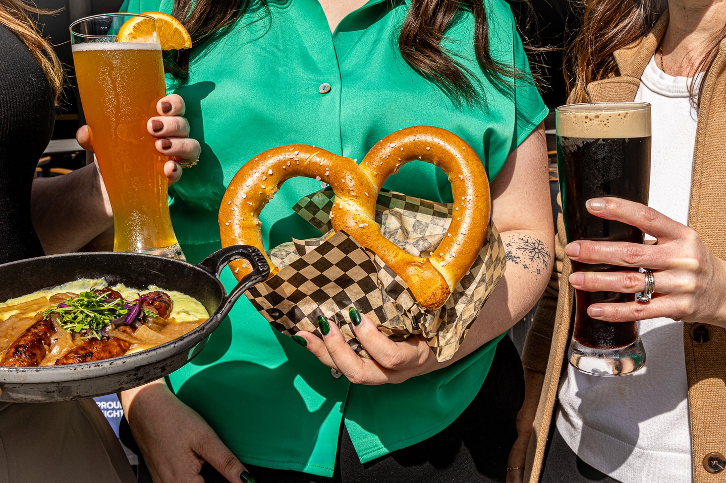 Warning: You're about to get a whole lot hungrier.
Stop by Annie's St. Patrick's Day Block Party this weekend and enjoy delicious food from @burdockandbitters!
☘️ Jambons
☘️ Colcannon
☘️ Pretzel and Beer Cheese
☘️ Bangers and Mash
☘️ Corned Beef Hash
(March 14 & 17 only)
Plan your weekend: @anniesirishpubomaha