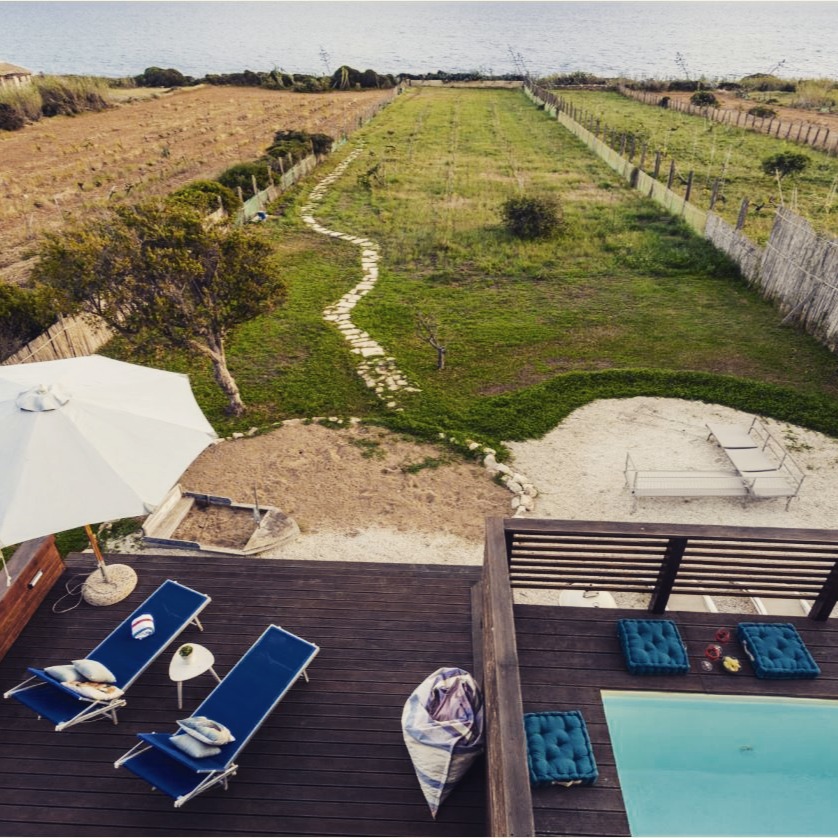 Osterangebot Sizilien – Villa am Meer
Ostern in Sizilien – Sonne, Meer und Dolce Vita erleben.
Stell dir vor:
Du wachst morgens mit Blick auf das Meer auf, frühstückst auf der Terrasse und geniesst warme Frühlingssonne am Pool. Genau das erwartet dich in dieser wunderschönen Villa in Sizilien.
🏡 Private Villa am Meer, perfekt für Familien oder Freunde.
Details der Villa
👨👩👧👦 Platz für bis zu 7 Personen
🛏 3 Schlafzimmer
🛁 3 Badezimmer
🏊 Privater Pool
🌊 Nähe zum Meer
🌴 Ruhige Lage
📅 Reisedaten: 2. April – 6. April 2026 (4 Nächte)
💰 Spezialpreis Ostern: CHF 1'300.–
für die gesamte Villa, letzte Verfügbarkeit
Perfekt für einen entspannten Osterurlaub mit Familie oder Freunden und zum die ersten Sonnenstrahlen tanken.
🌸 Sizilien zeigt sich im Frühling von seiner schönsten Seite:
blühende Landschaften, angenehme Temperaturen und noch wenig Touristen.
📩 Interesse?
Schreib mir einfach eine Nachricht für weitere Infos oder zur Reservierung.
https://www.smilereisen.ch/properties/013scicli