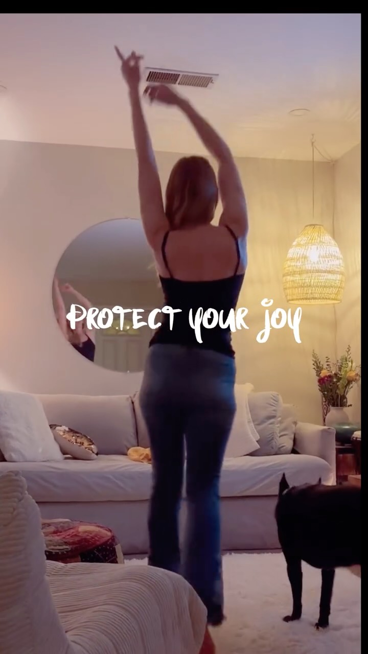 One thing I’ve learned through healing…
You have to protect your joy.
The world, heartbreak, stress, and disappointment will try to take it from you.
But your nervous system needs moments of play, movement, and lightness to remember it’s safe to live again.
So if the medicine today is dancing in the living room with your dog… take it. 🐾✨
#somatichealing
#nervoussystemregulation
#embodiment
#movementmedicine
#healingjourney