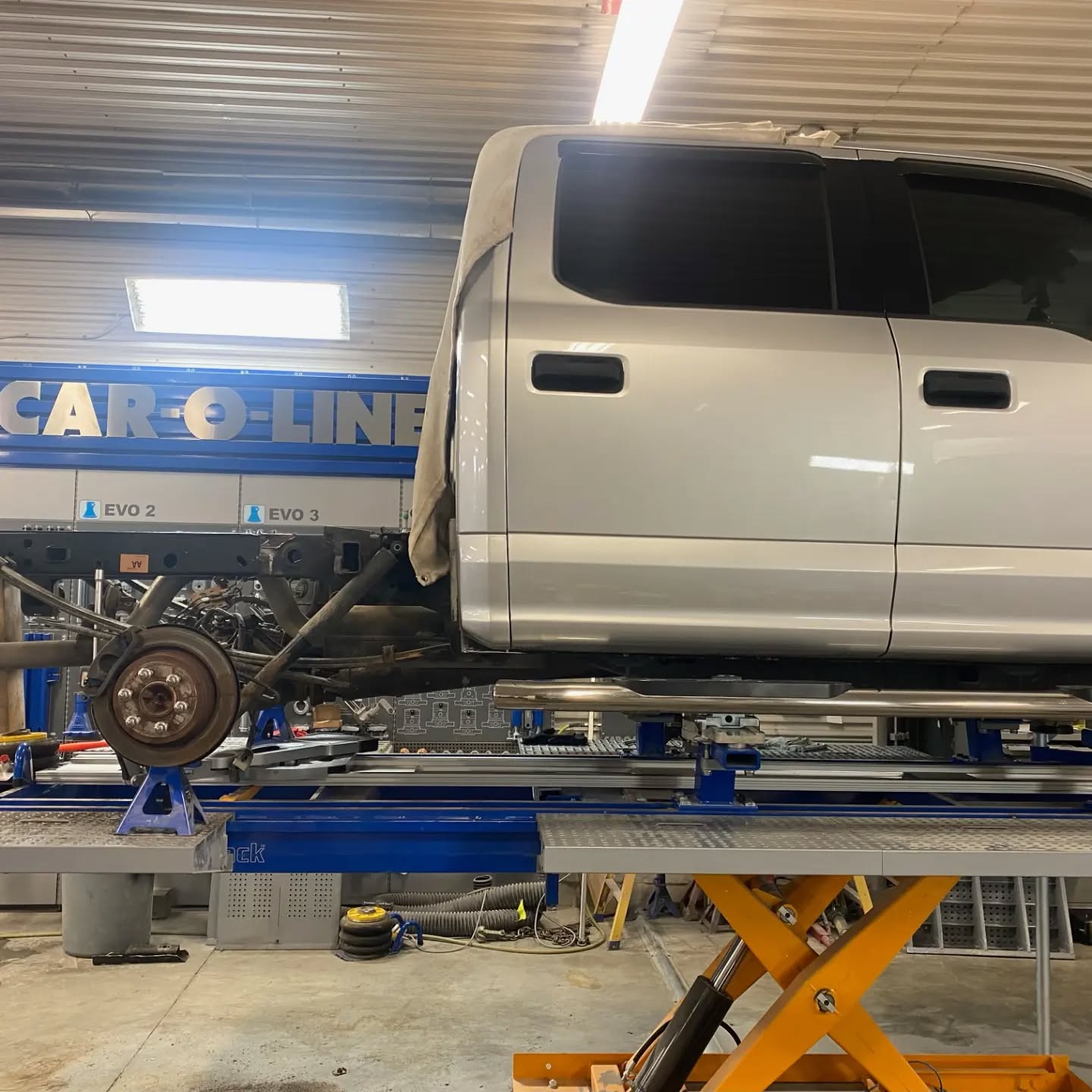 During one of our Car-O-Liner trainings this week we were able to capture some shots of the tech in action! F-150 clamped on our bench rack 5500 and some footage of our Car-O-Liner smart welder in action doing some frame work!