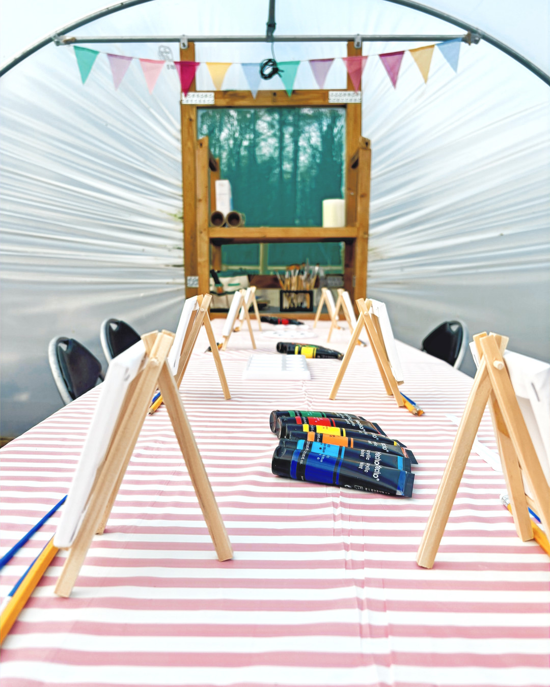 Make your child’s birthday truly memorable with our Farm Birthday Parties — alpacas, animal feeding, outdoor play and crafting/painting. Standard and Premium packages plus craft and food extras. Link in Bio to book! #kidsbirthdayparty
#birthdaypartyideas
#childrensbirthday
#kidsbirthdayideas
#birthdaypartyfun