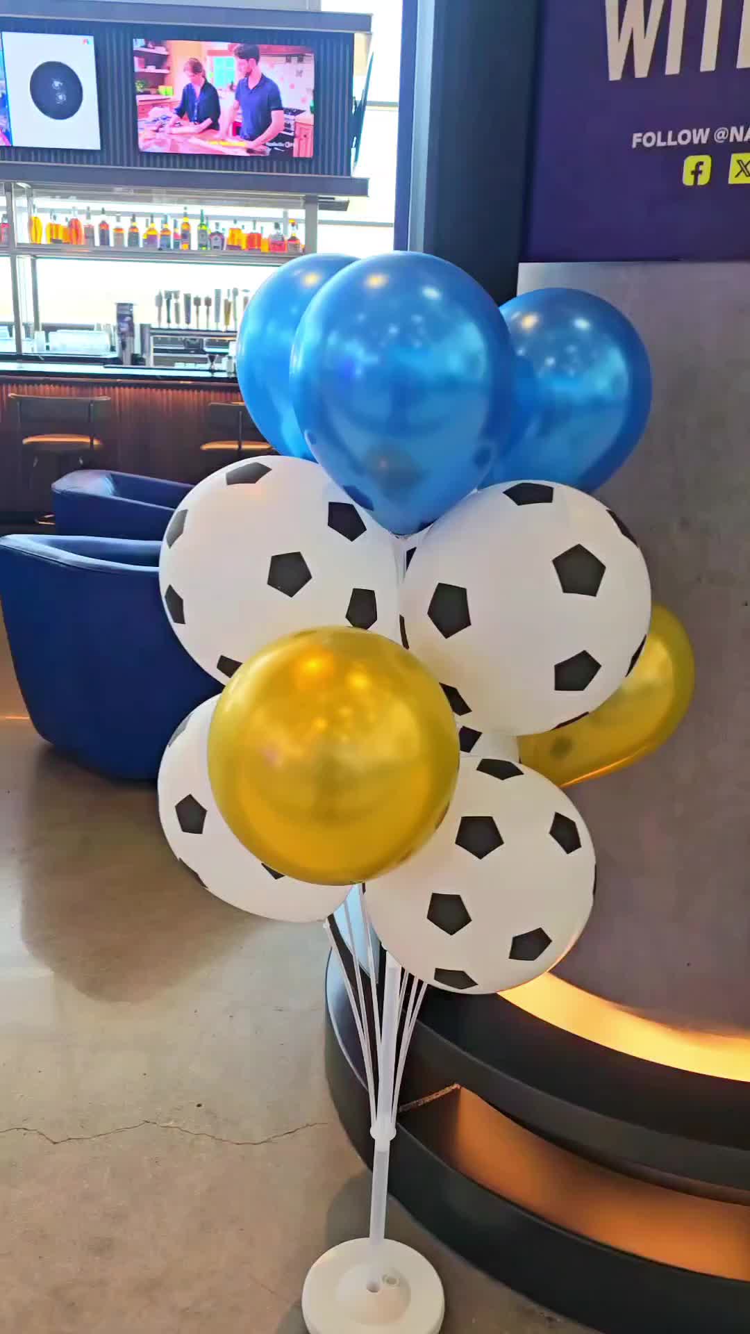 Enjoyed a beautiful, but chilly afternoon painting faces for The Castle, a newly opened bar and grill in the BNA airport dedicated to our favorite soccer team, the Nashville Soccer Club!
#nashvilletn #facepaint #tiger #facepaintflowers #facepaintscars