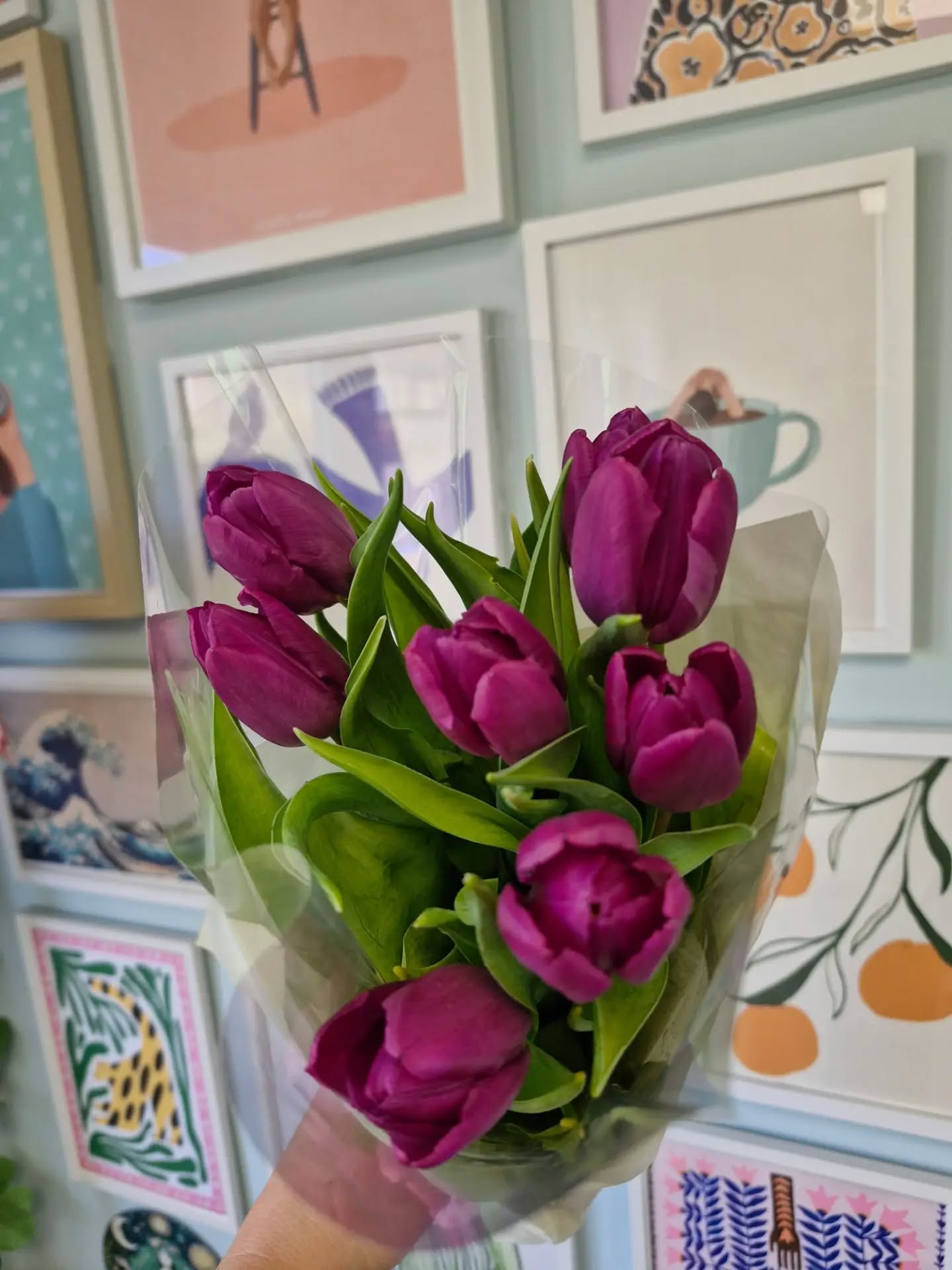 Beautiful client bringing me Beautiful flowers 💐
#ehpermanentmakeup #permanentmakeupartist #NaturalPermanentMakeup #brows #stalbansalon