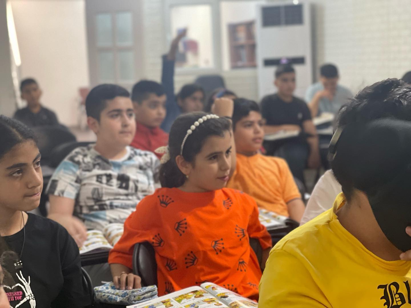 Summer English classes for teenagers at Hope Family Center! #n2n_wagingpeace #n2n_hopefamilycenter