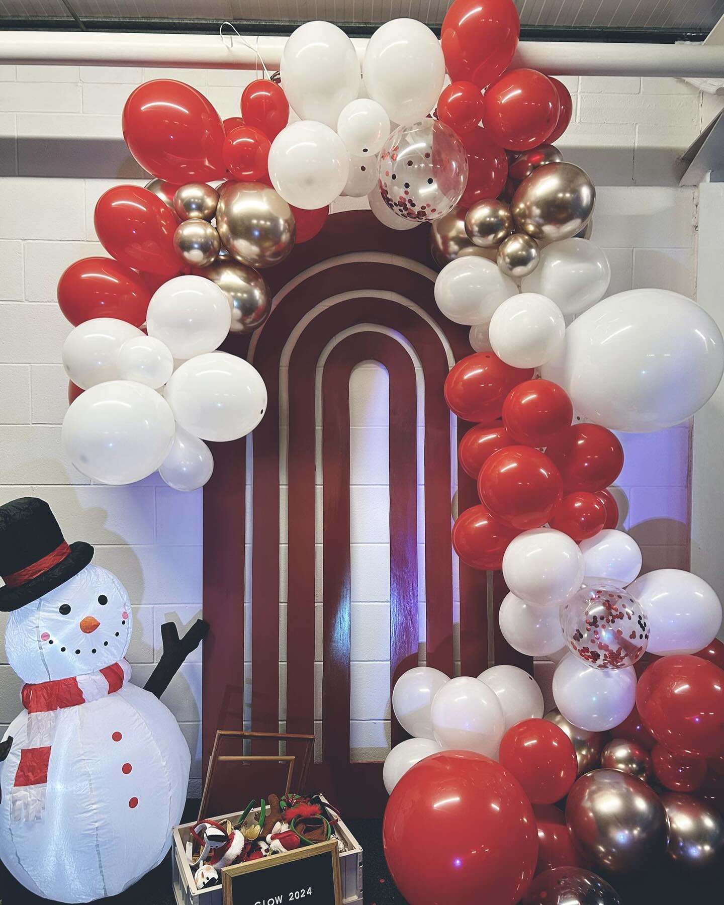 Another busy weekend coming up at Kintore Community Church (16 Forest Road, Kintore)
Preparations are well underway for Glow As You Go. Join us tonight from 5.30-8pm for a whole lot of festive fun for all the family! Then our Carols by Candlelight event on Sunday evening promises to be a special time (starting 6.30pm). We’d love to see you there!