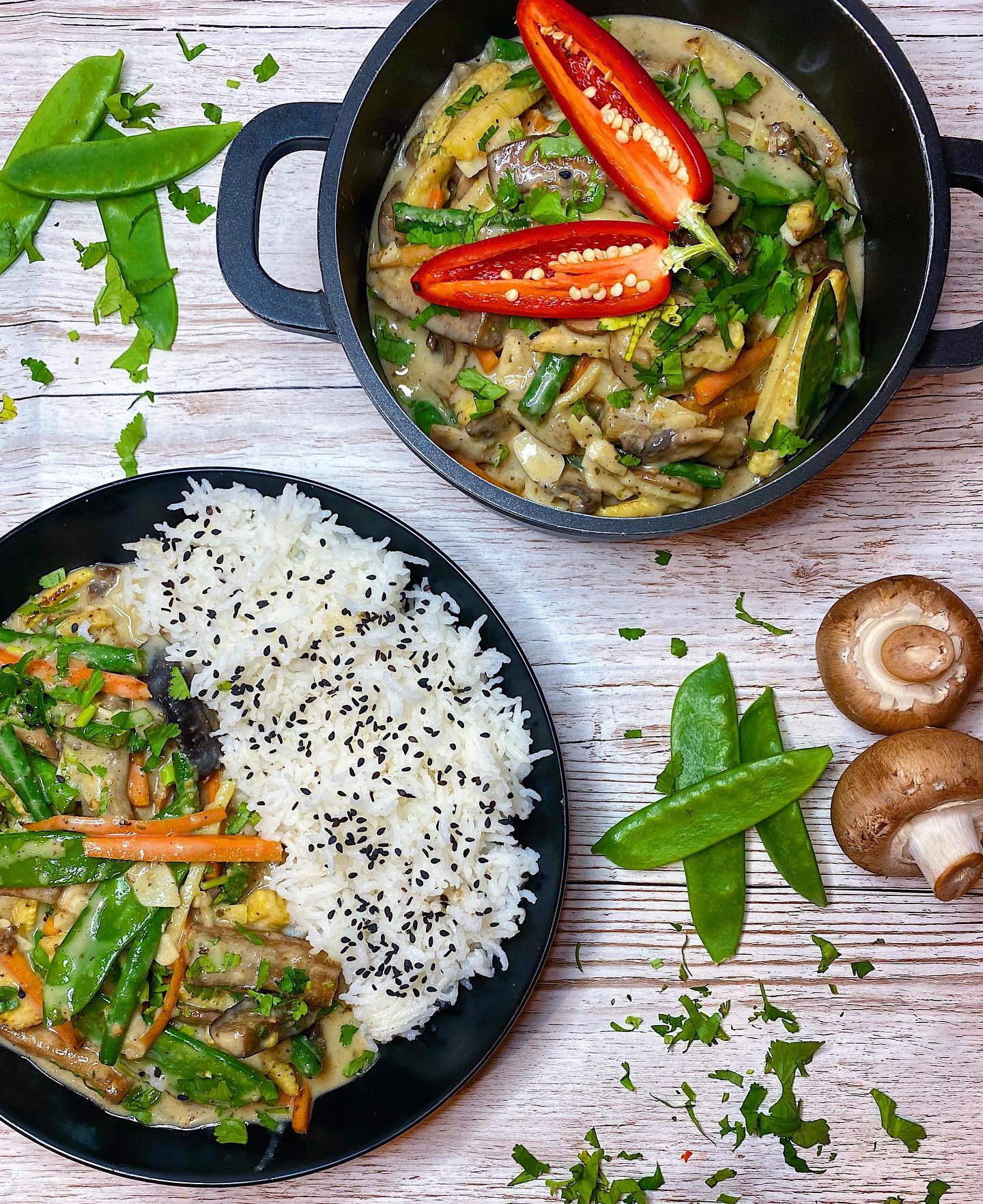 Thai Green Curry (v) 🇹🇭 - Serves 2
————————————
1. Begin by heating in a wok, 1 tbsp olive oil and once heated add 3 finely sliced mushrooms and 1/4 aubergine diced. Cook for around 4-5 minutes and then remove from heat.
2. Next, in a wok add 1 tbsp olive oil and cook 1/2 cup finely sliced carrots, 1/2 cup baby corn, 1/4 cup green beans and 1/4 cup mangetout. Cook for around 5 minutes on a medium heat and then remove.
3. Onto the sauce, begin by adding 1/2 tbsp sesame oil to the wok and 1/2 tbsp olive oil. Add 7 cloves of finely chopped garlic, 2 inch finely chopped ginger and 1 green chilli. Allow to cook for a few minutes.
4. Next, add your Thai green paste (for my recipe please dm as it does require a lot of steps) and cook for around 2 minutes.
5. Now add 1 can coconut milk and allow to simmer as the sauce will begin to thicken.
6. Add some 1 tbsp soy sauce, 1/2 tspn pepper and combine before adding the vegetables.
7. Lastly garnish with some coriander and spring onions before serving with some hot sticky rice. Enjoy 😊
————————————
#thaifood #recipes #instafood #thaigreencurry #thailand #asianfood #cooking #fyp #vegetarian #vegetarianrecipes #asiancuisine #spicy #hungry #rice #curry #dinnerrecipes