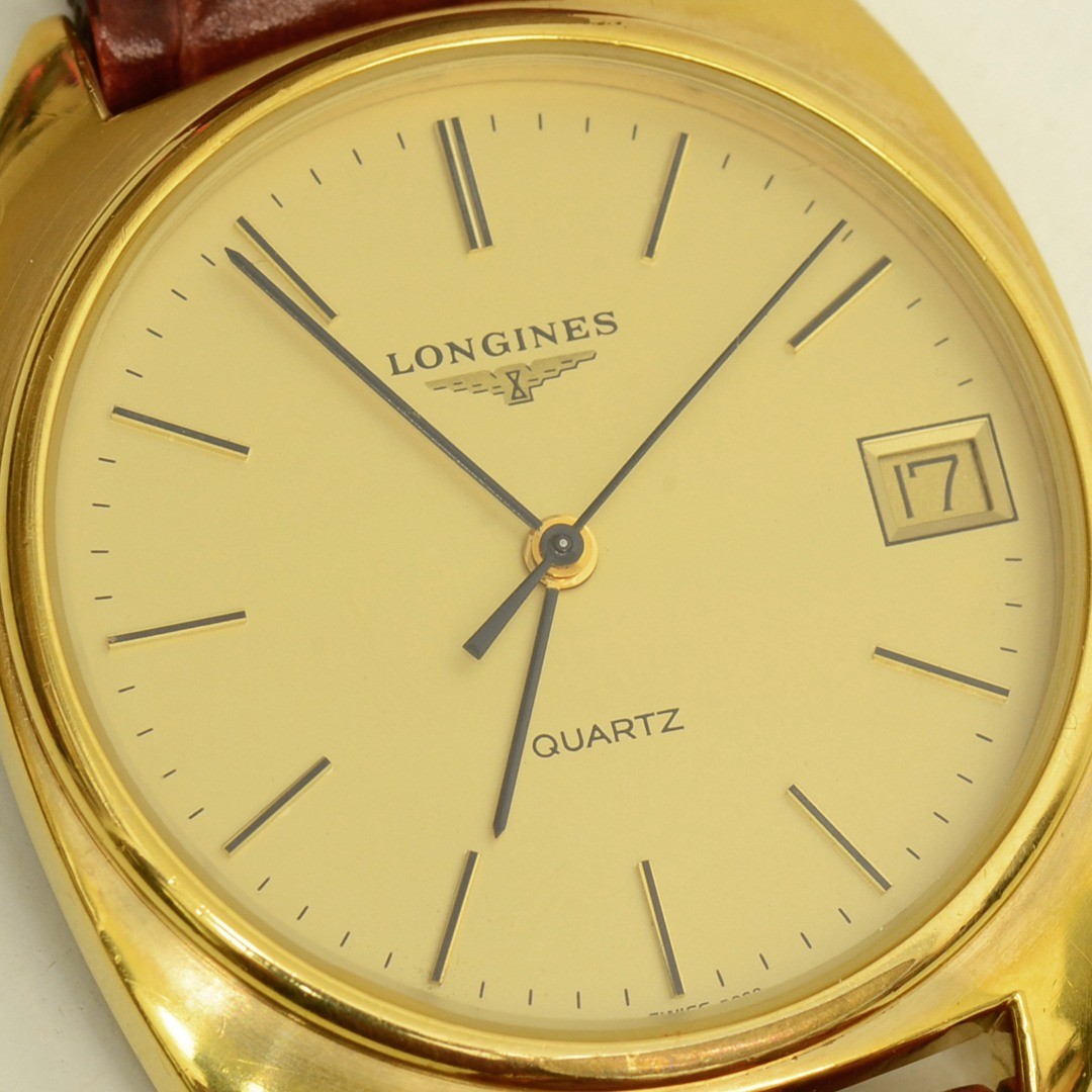 Take flight any day you want with a classic Longines quartz wristwatch.
#watch #wristwatch #vintage #fashion #authentic #secondhand #longines #secondhandfashion #gold #goldplated #leather #swissmade #date