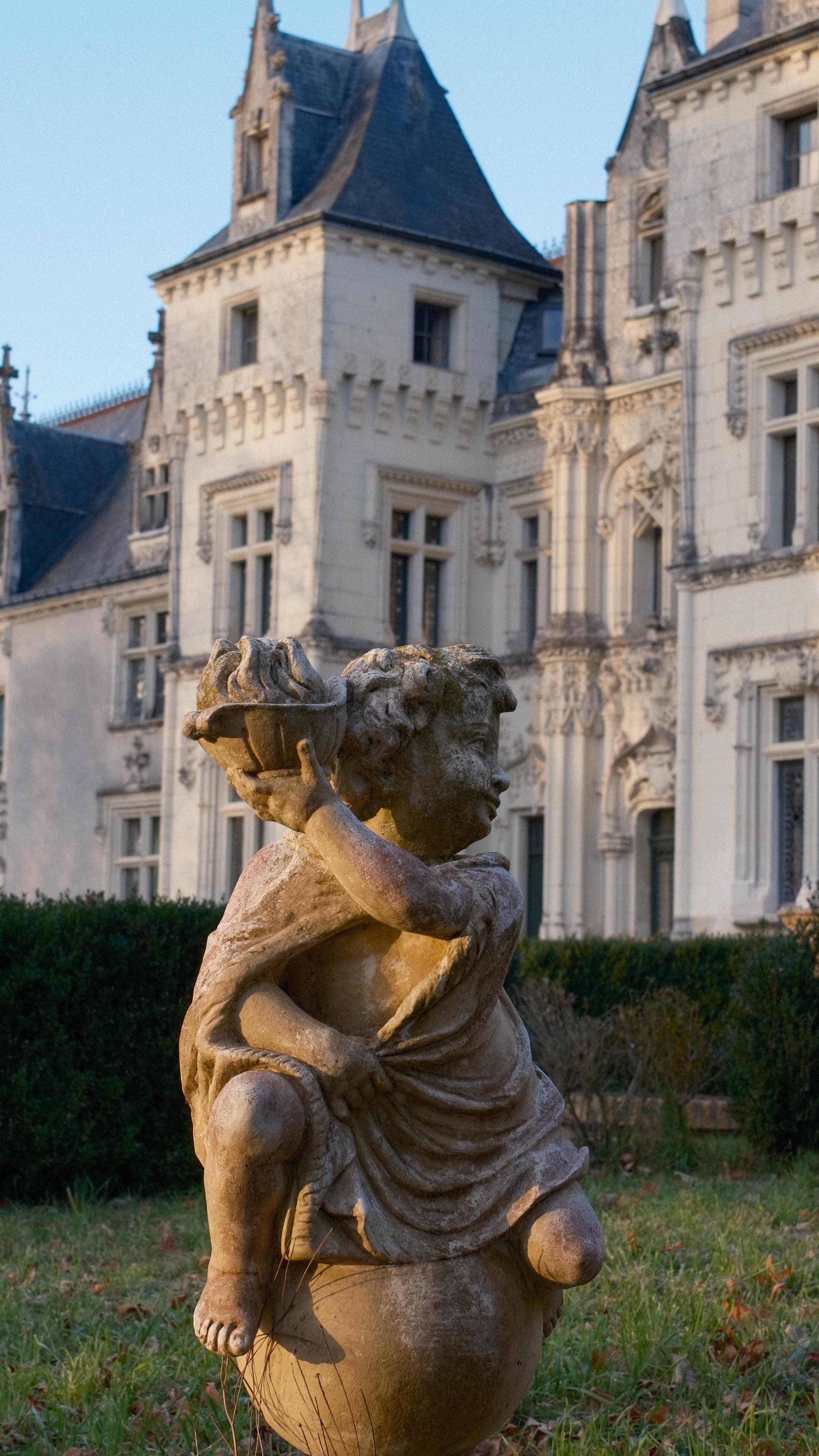 Nous ouvrons la saison ✨
🤍 Pique-nique en blanc
🎭 Théâtre sous les étoiles
Et d’autres événements encore tenus secrets…
Les places sont limitées.
Et en ce moment, les billets sont en pré-vente avec -25%.
Plus vous réservez tôt, plus vous profitez.
Les grilles s’ouvrent.
Serez-vous des nôtres ?
🎟️ Réservation dès maintenant.
#ChateauDeLaVillaumaire
#PiqueNiqueEnBlanc
#TheatreSousLesEtoiles
#SortirEnTouraine
#EvenementChic