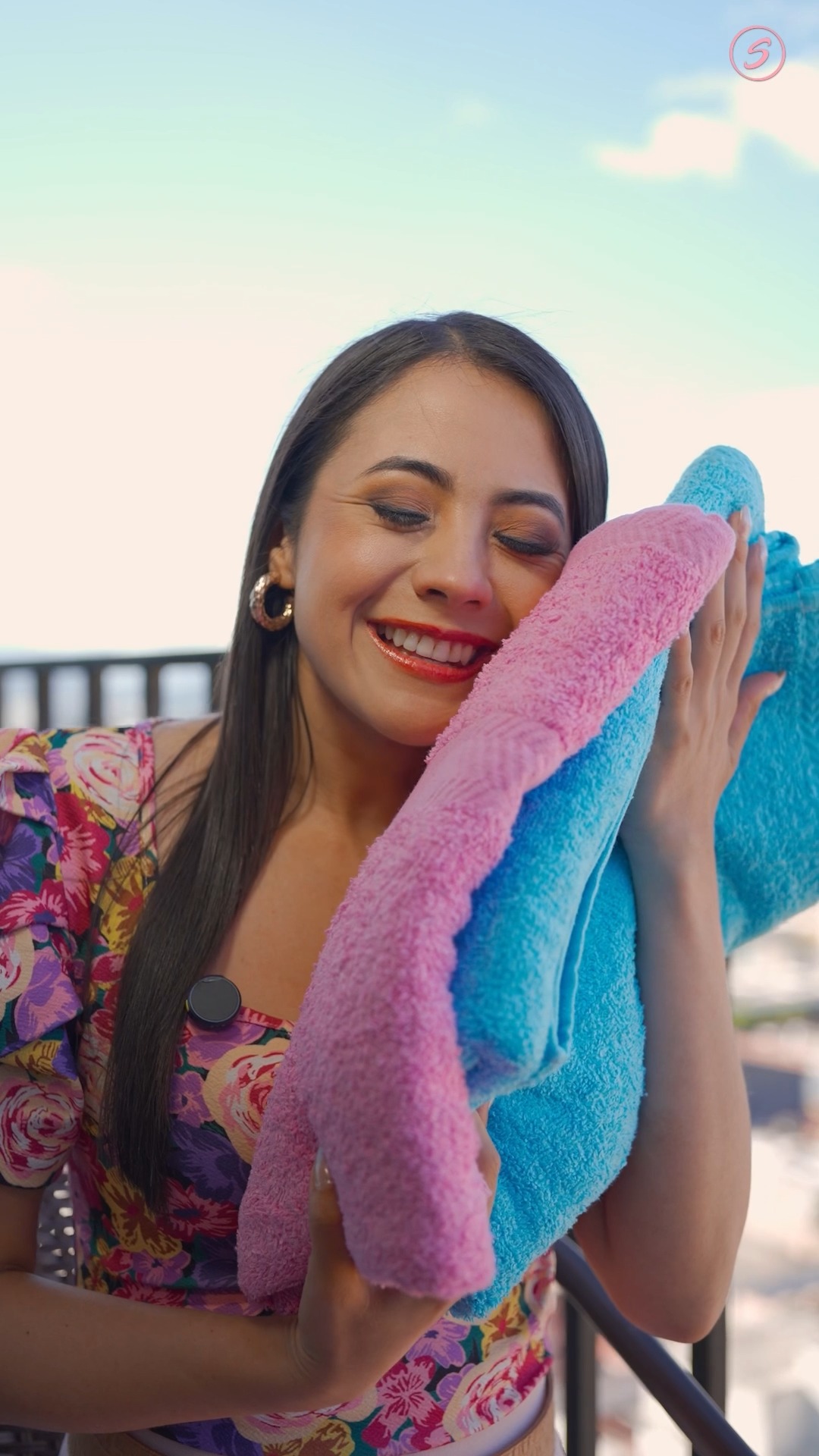 Envuelve tu piel en la suavidad de nuestras toallas 100% algodón, con un tamaño y color perfectos. Confort que se siente… ¡Disponible por tiempo limitado!
#scentiacentroamerica #bellezaempoderadora #scentiacontigo #nuevo